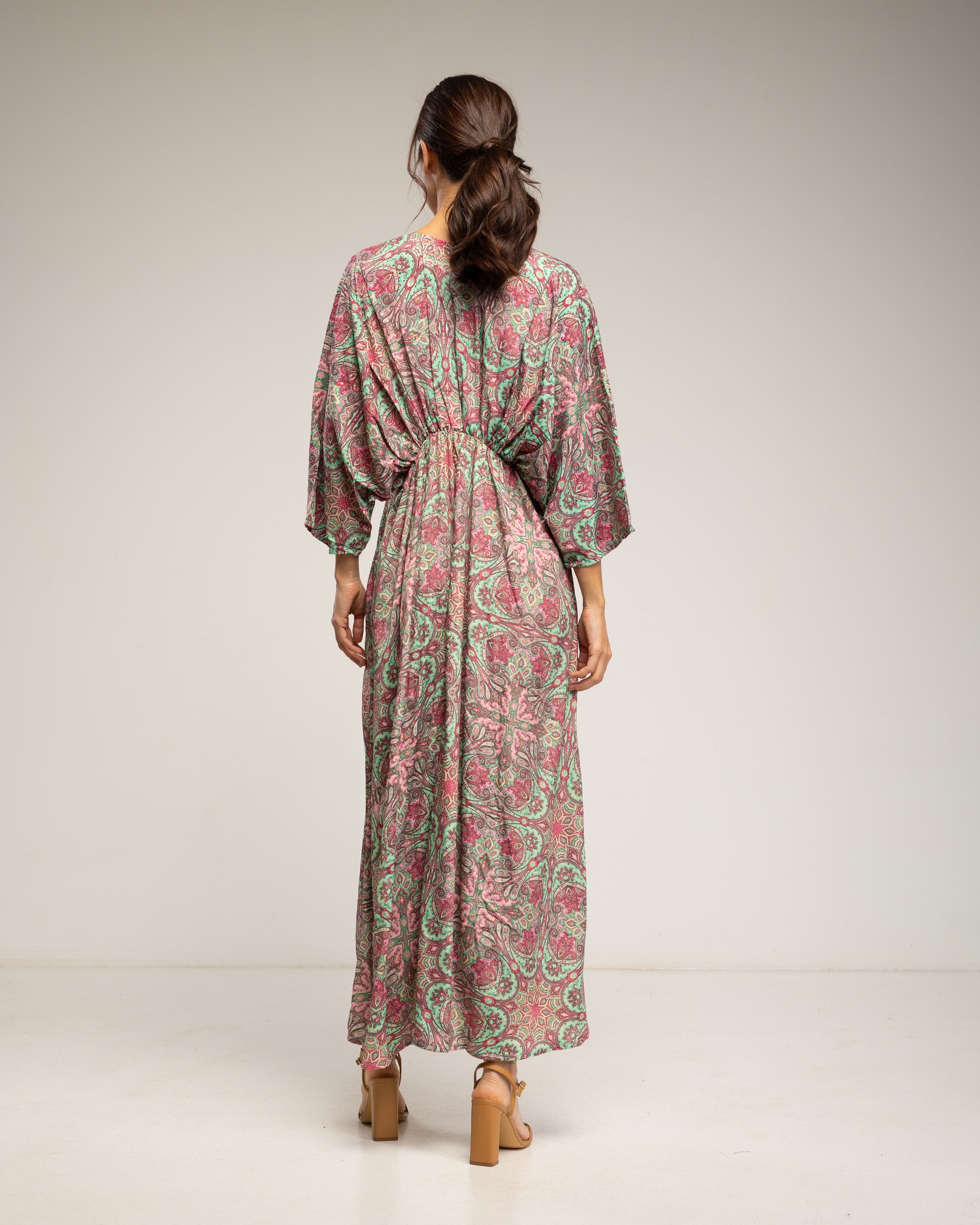 Vestido maxi estampado con cuello pico y cintura elástica - Tantra - Verde claro Verde claro-3