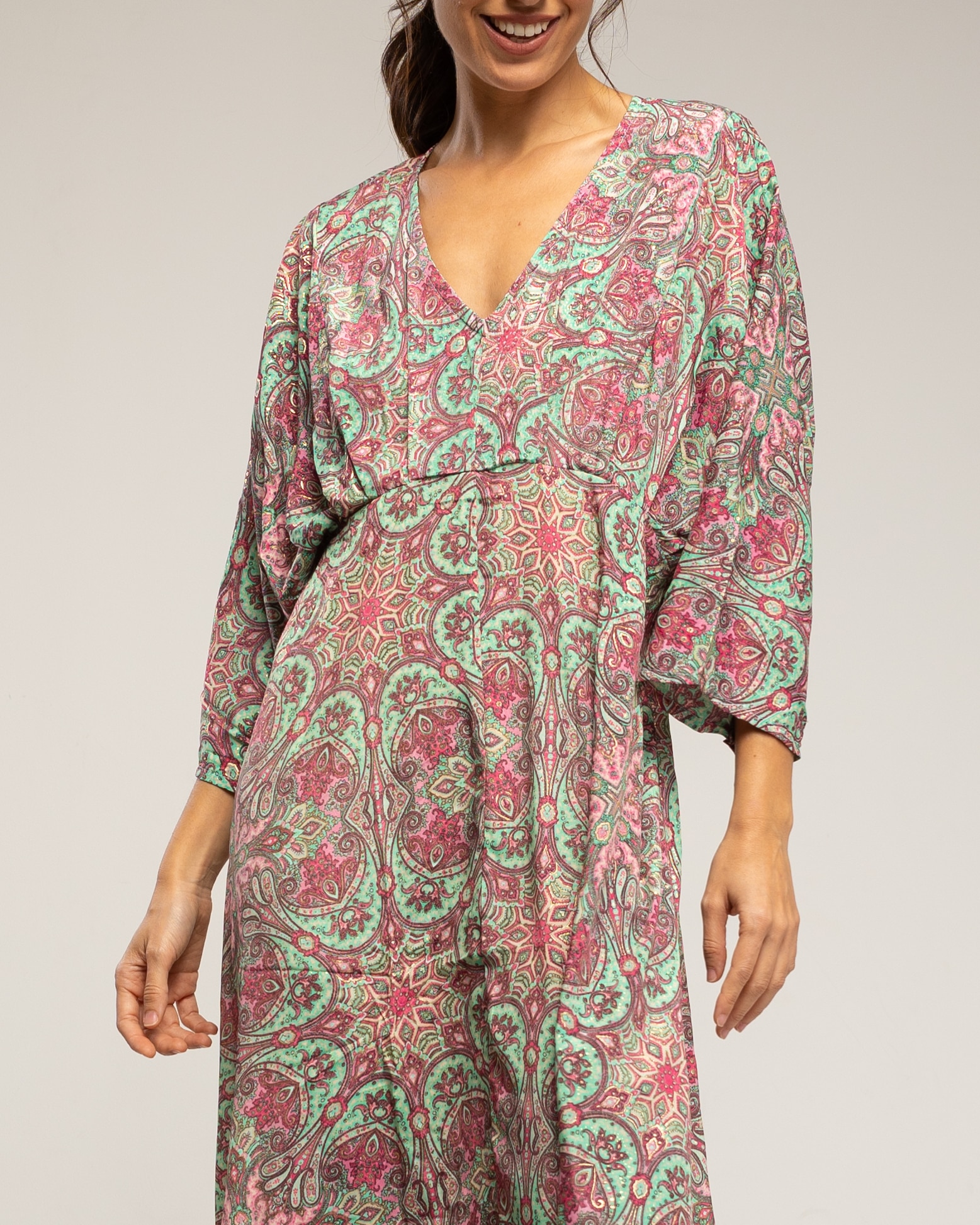 Vestido maxi estampado con cuello pico y cintura elástica - Tantra - Verde claro Verde claro-4