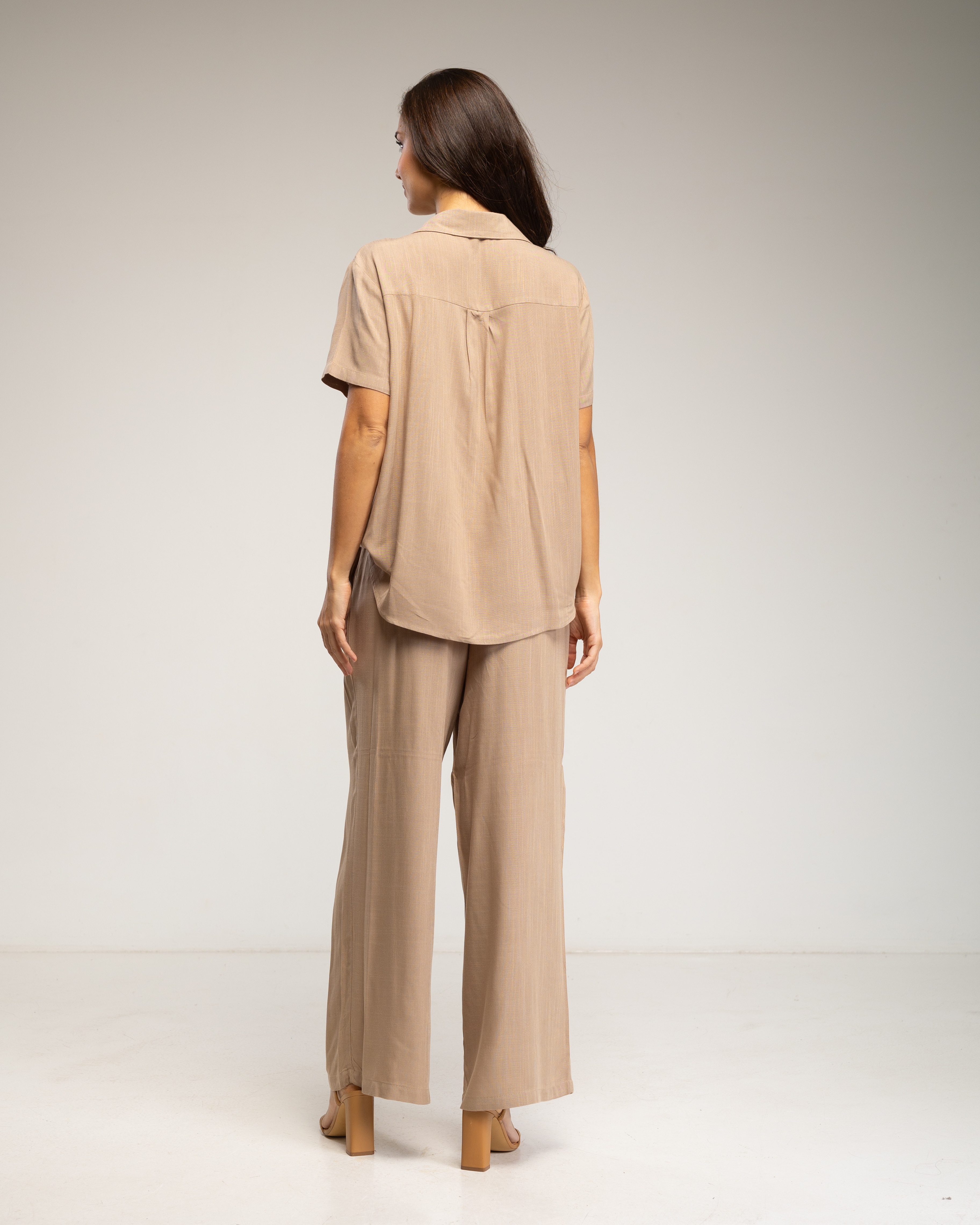 Conjunto de mujer de camisa de manga corta y pantalon elástico con bolsillos - Tantra - Camel Camel-2
