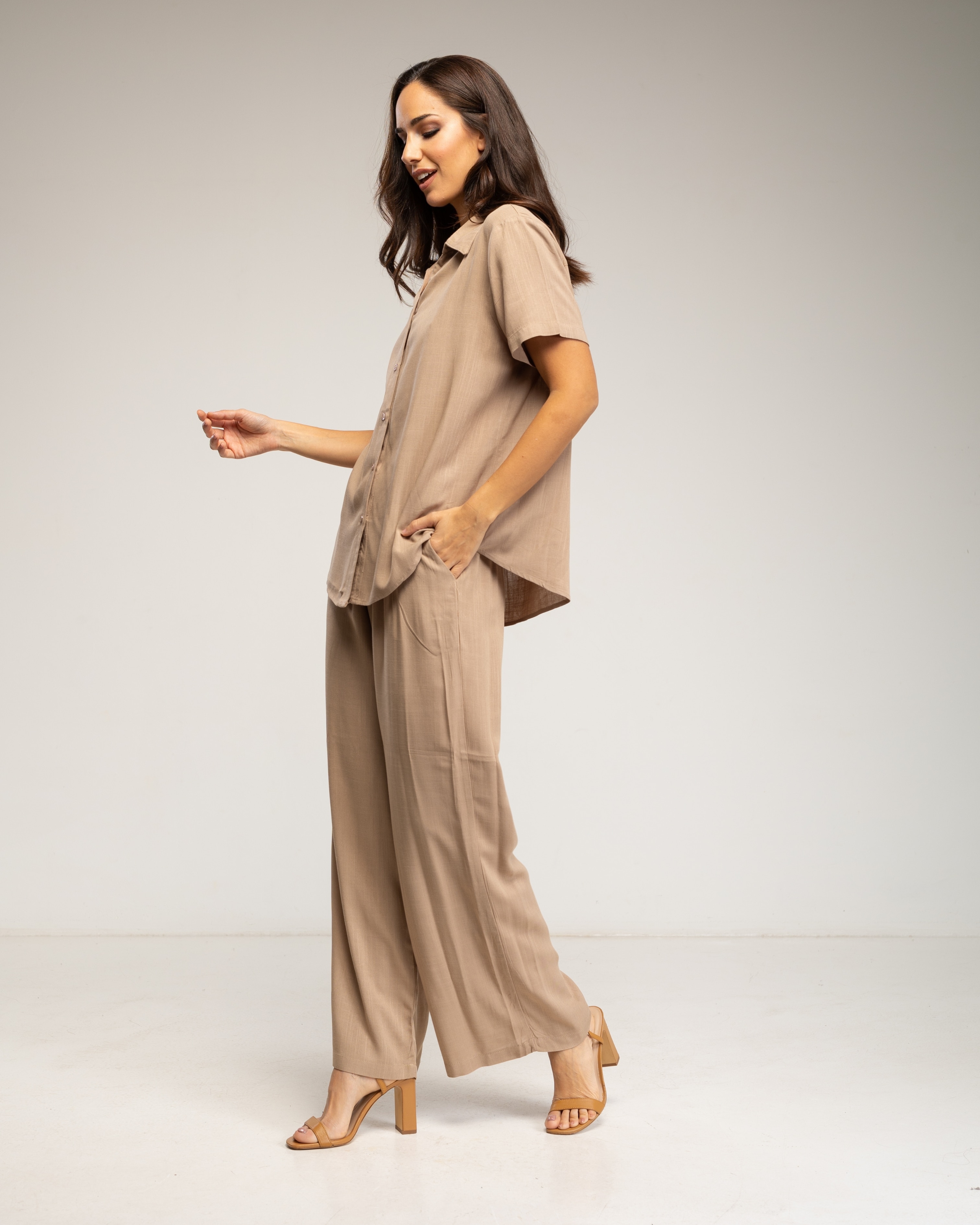 Conjunto de mujer de camisa de manga corta y pantalon elástico con bolsillos - Tantra - Camel Camel-3