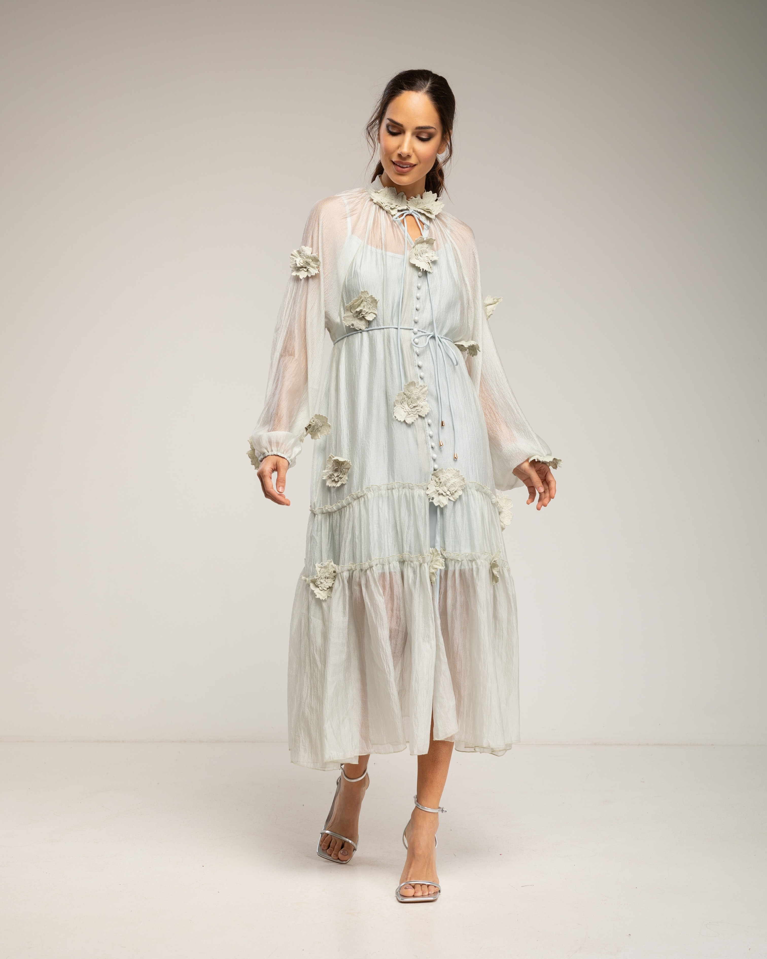 Vestido semitransparente con botones y detalle de flores y volantes - Tantra - Verde menta Verde menta-2