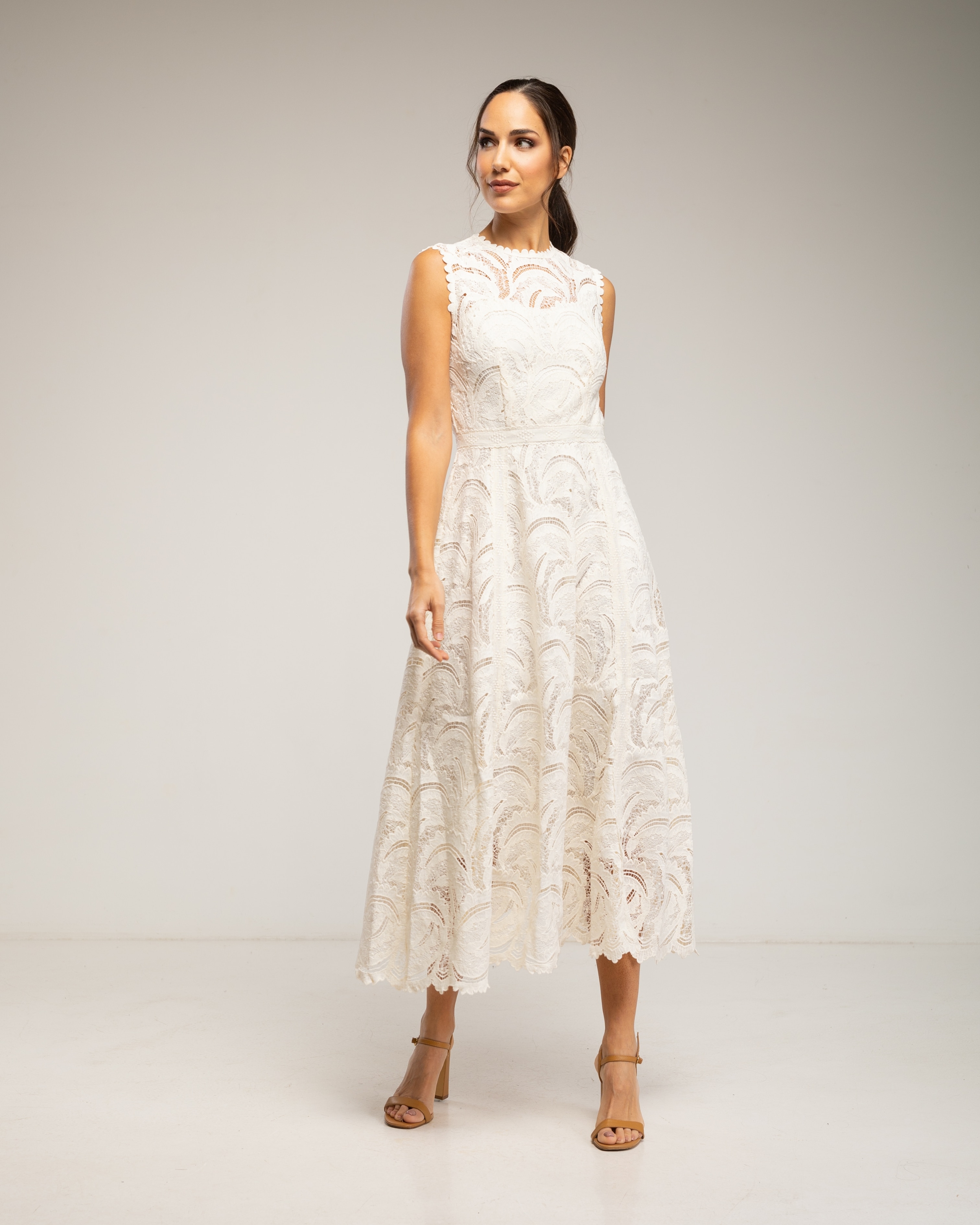 Tantra - Vestido midi de encaje con vuelo.