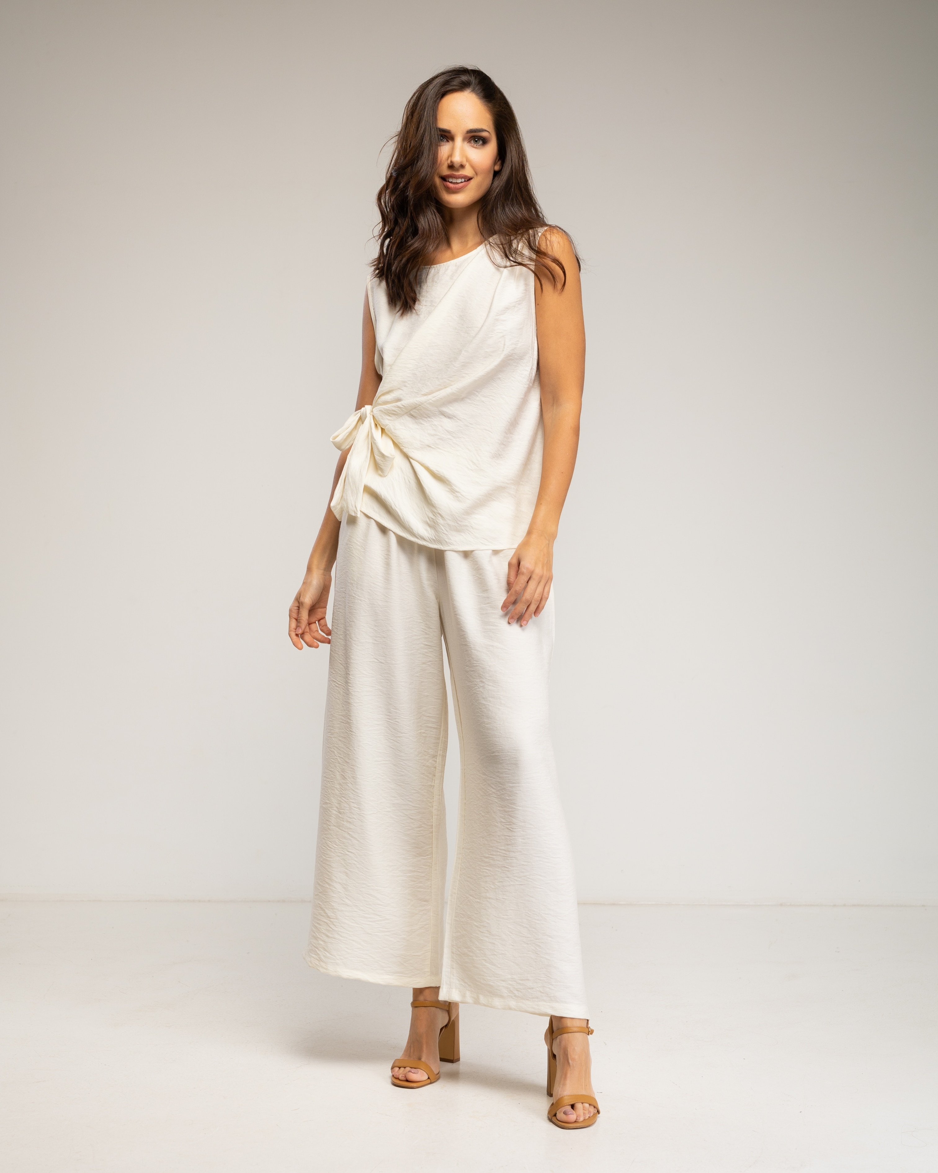 Conjunto de mujer de top sin mangas con lazada y pantalon elástico - Tantra - Beige Crudo-1