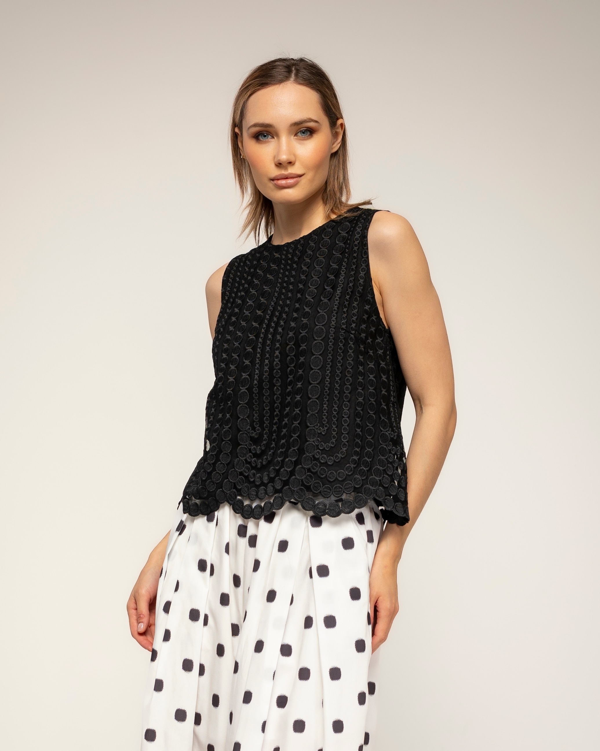 Top de mujer de encaje con detalle de circulos - Tantra - Negro Negro-1