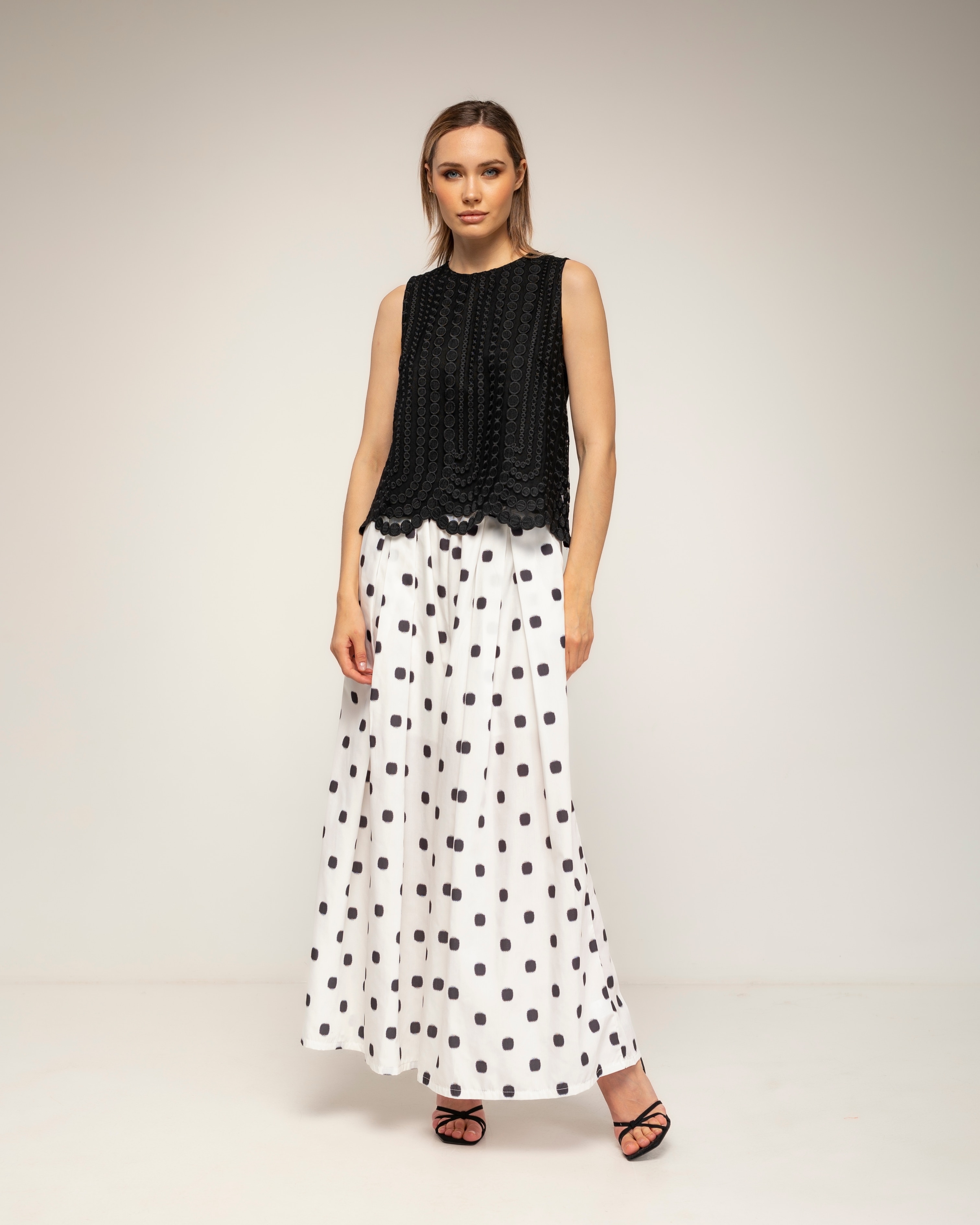 Top de mujer de encaje con detalle de circulos - Tantra - Negro Negro-4