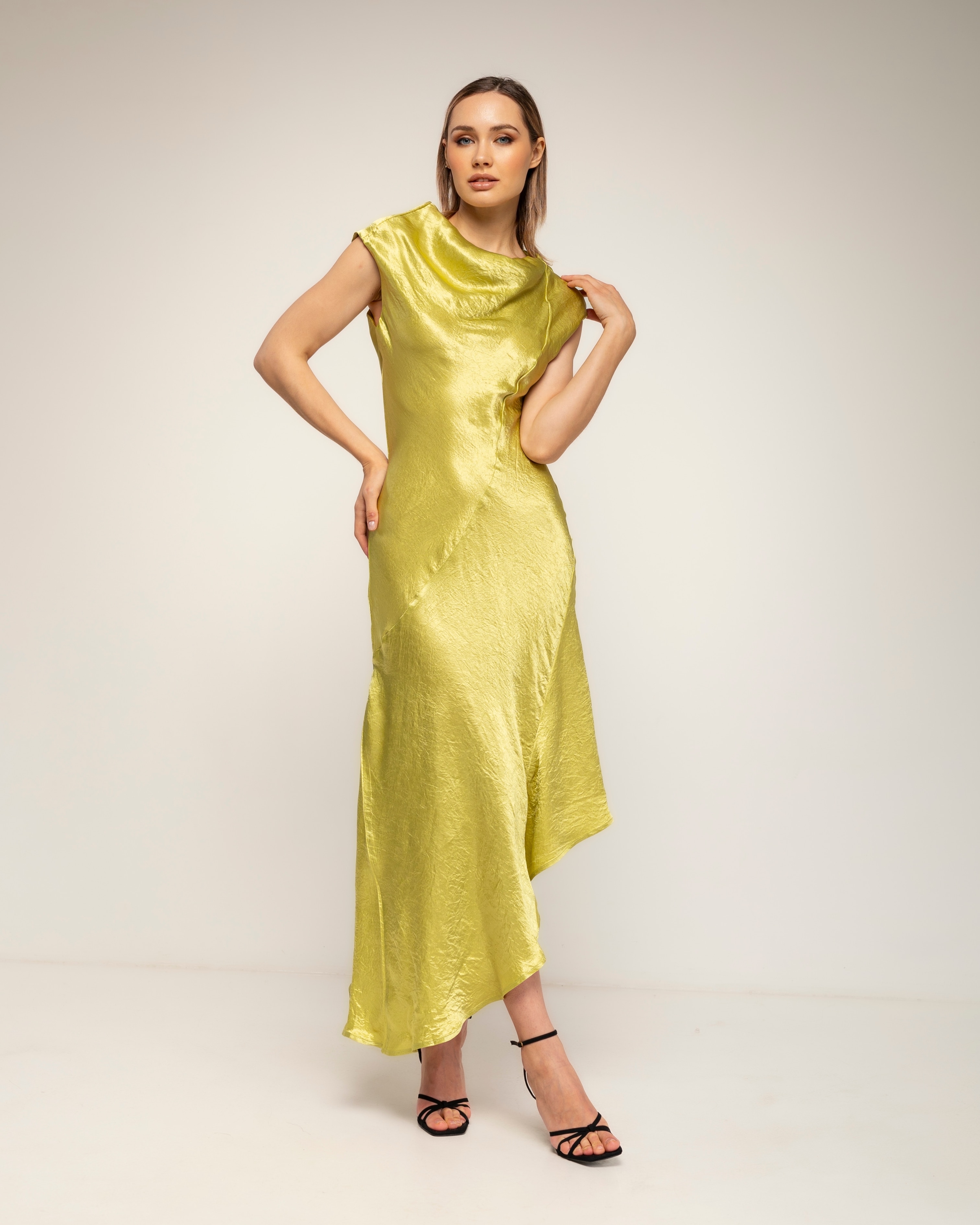 Vestido midi con textura de seda cuello barco y largo asimétrico - Tantra - Verde Verde-2