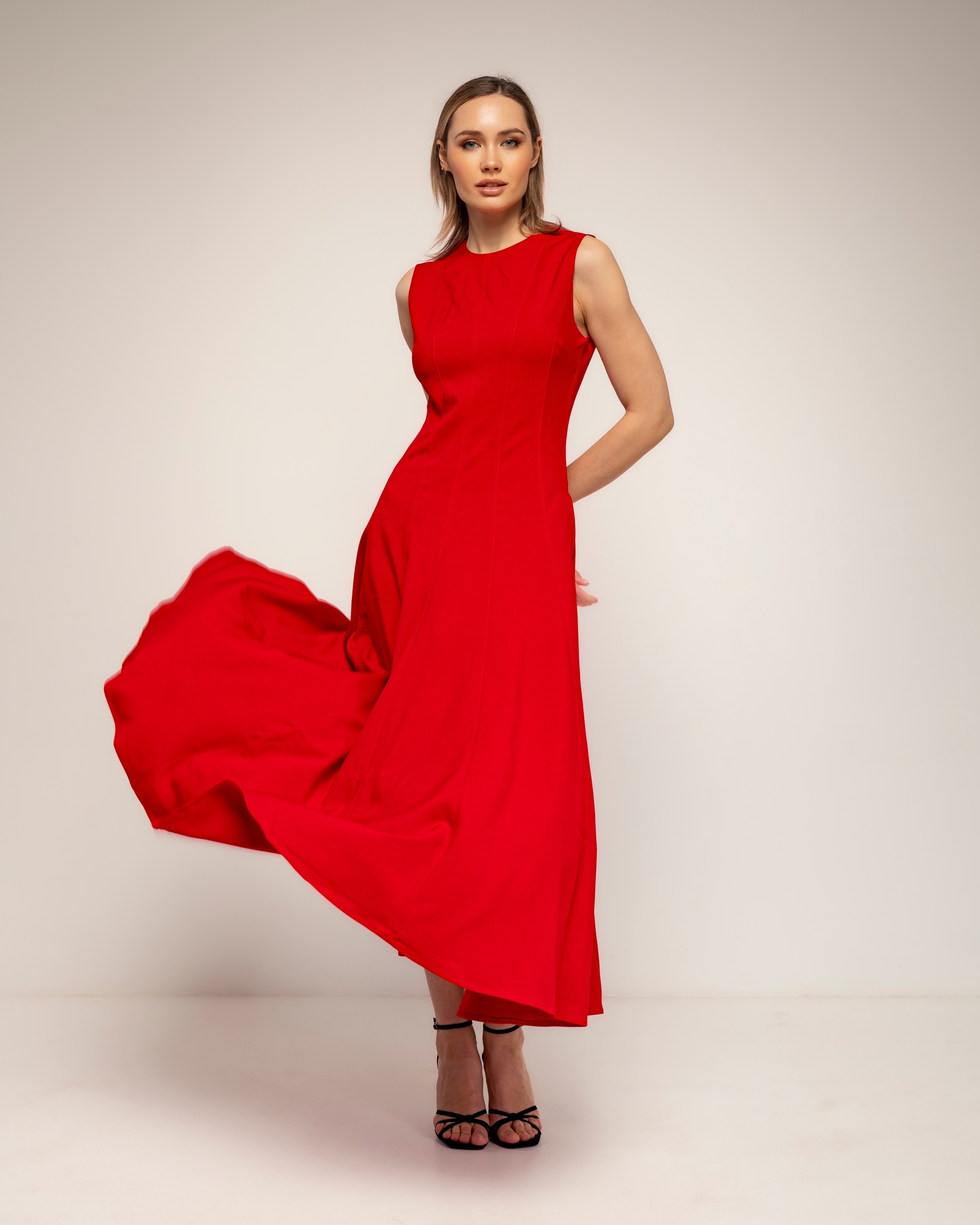 Tantra - Vestido midi de corte tipo a con vuelo, con pinzas y bolsillos.