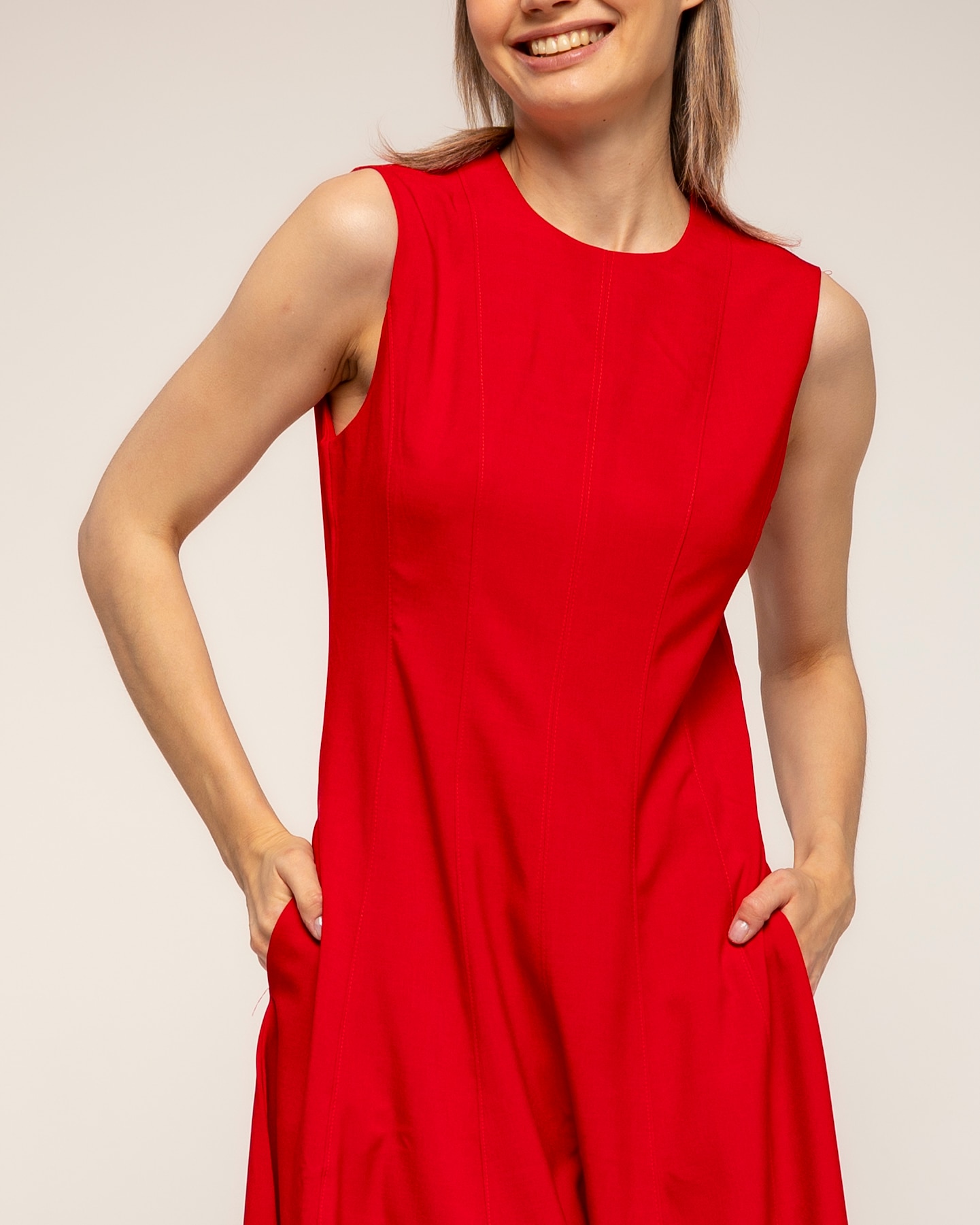 Vestido midi de corte tipo a con vuelo, con pinzas y bolsillos - Tantra - Rojo Rojo-4