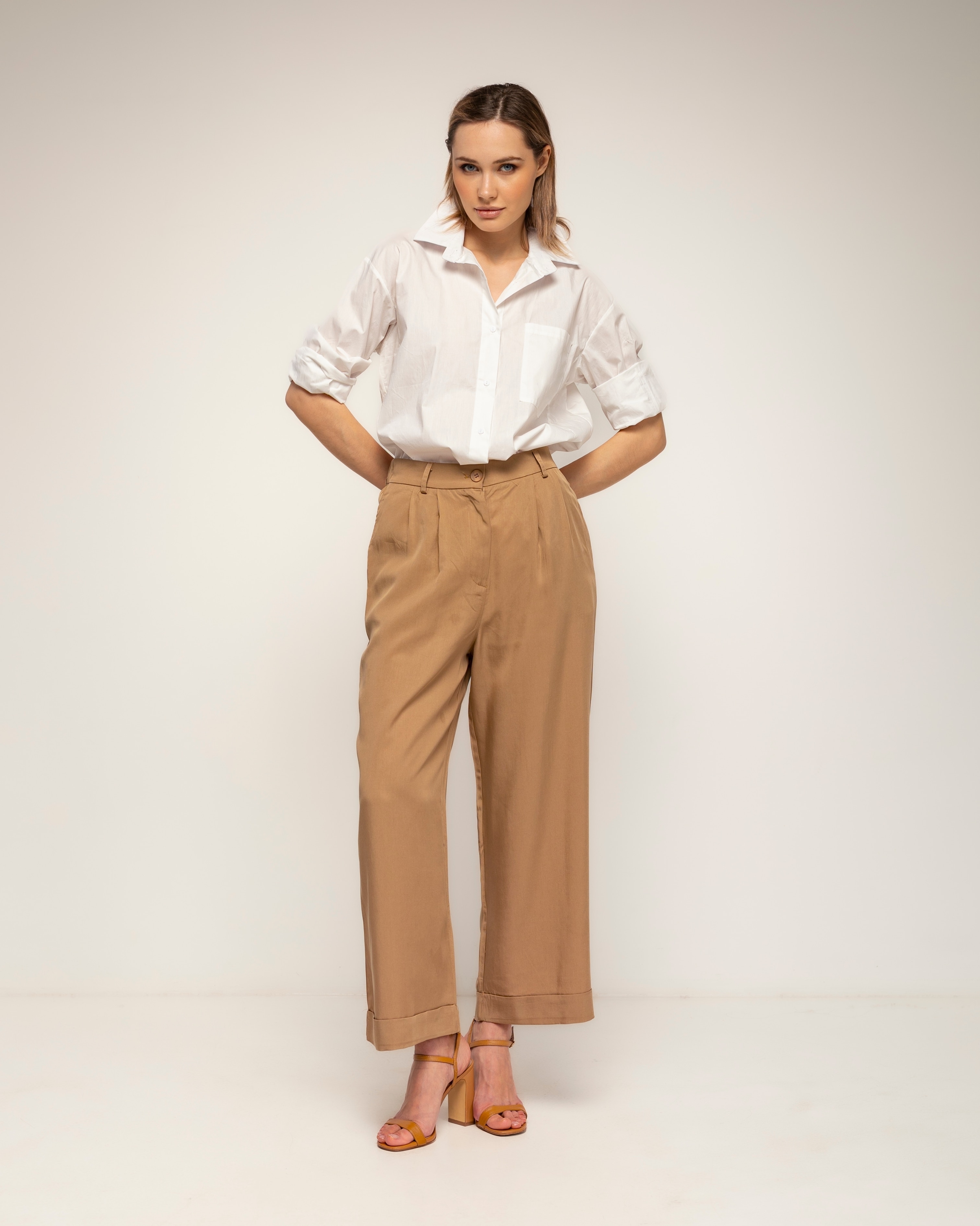 Tantra - Pantalon de mujer 100% tencel, recto con pinzas de cintura alta con dobladillo en el bajo.