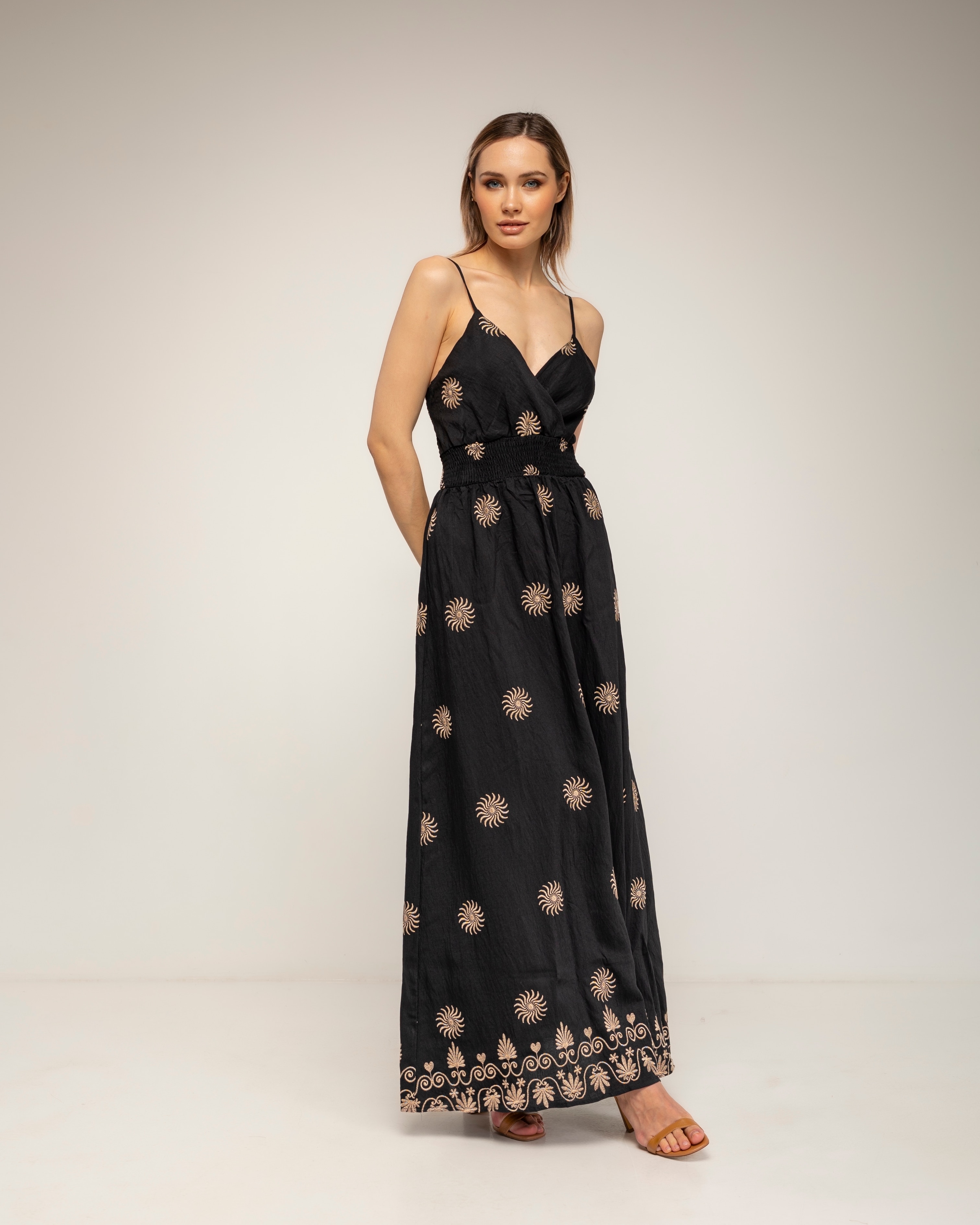 Vestido con lino de tirantes con bordados de flores y espalda fruncida - Tantra - Marrón Marrón-2