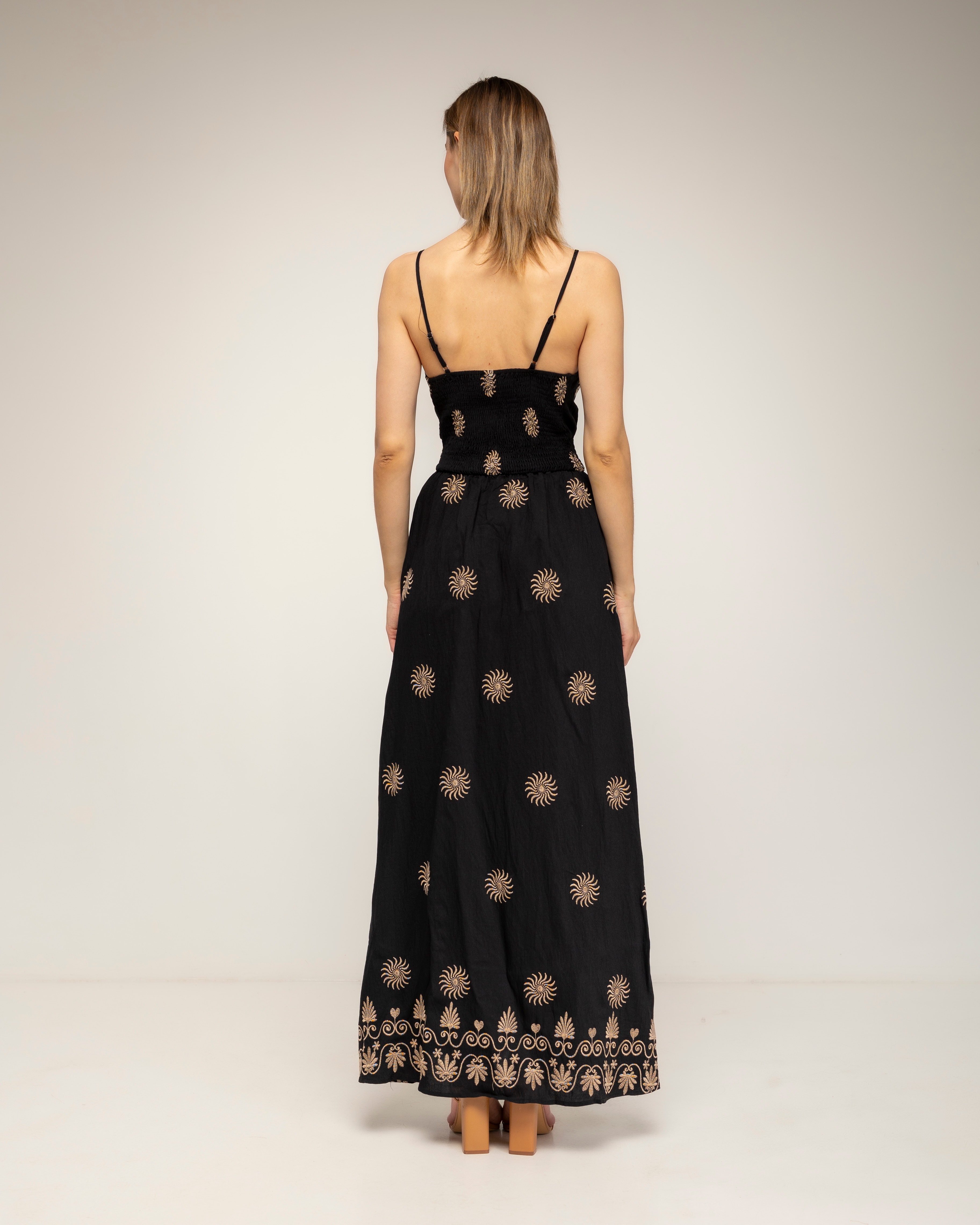 Vestido con lino de tirantes con bordados de flores y espalda fruncida - Tantra - Marrón Marrón-3