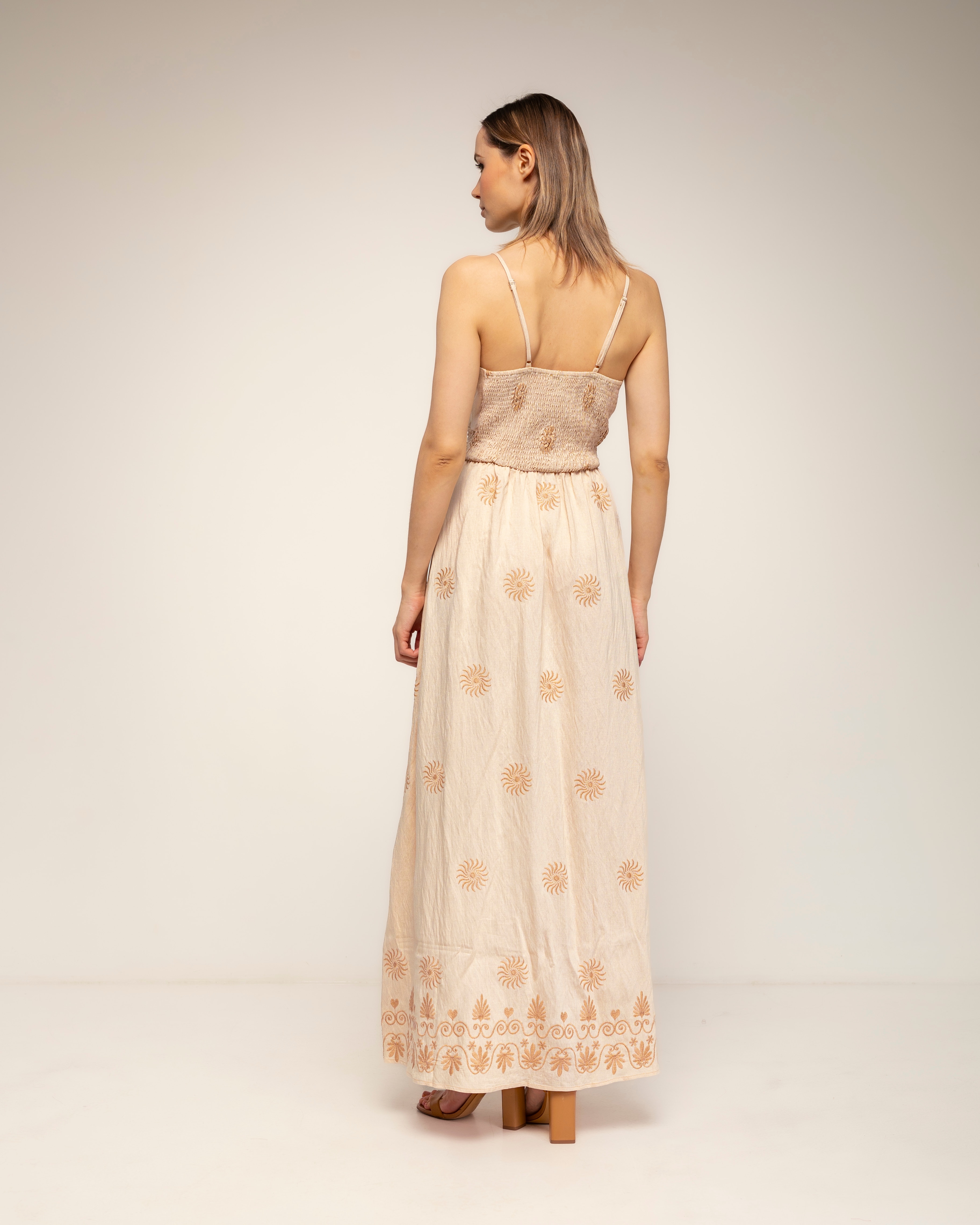 Vestido con lino de tirantes con bordados de flores y espalda fruncida - Tantra - Beige Beige-3