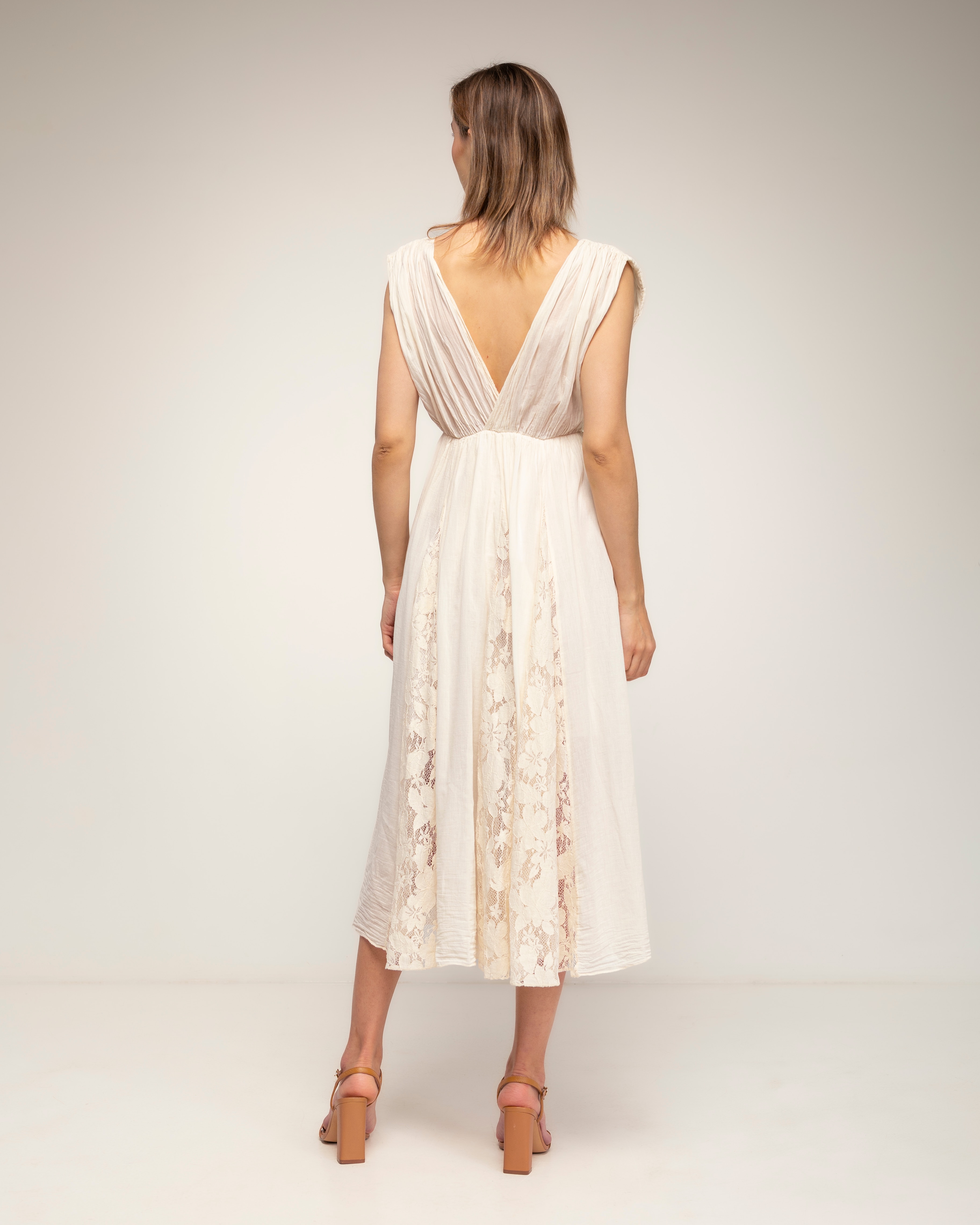 Vestido midi 100% algodón con vuelo y detalles de encaje - Tantra - Crudo Crudo-3