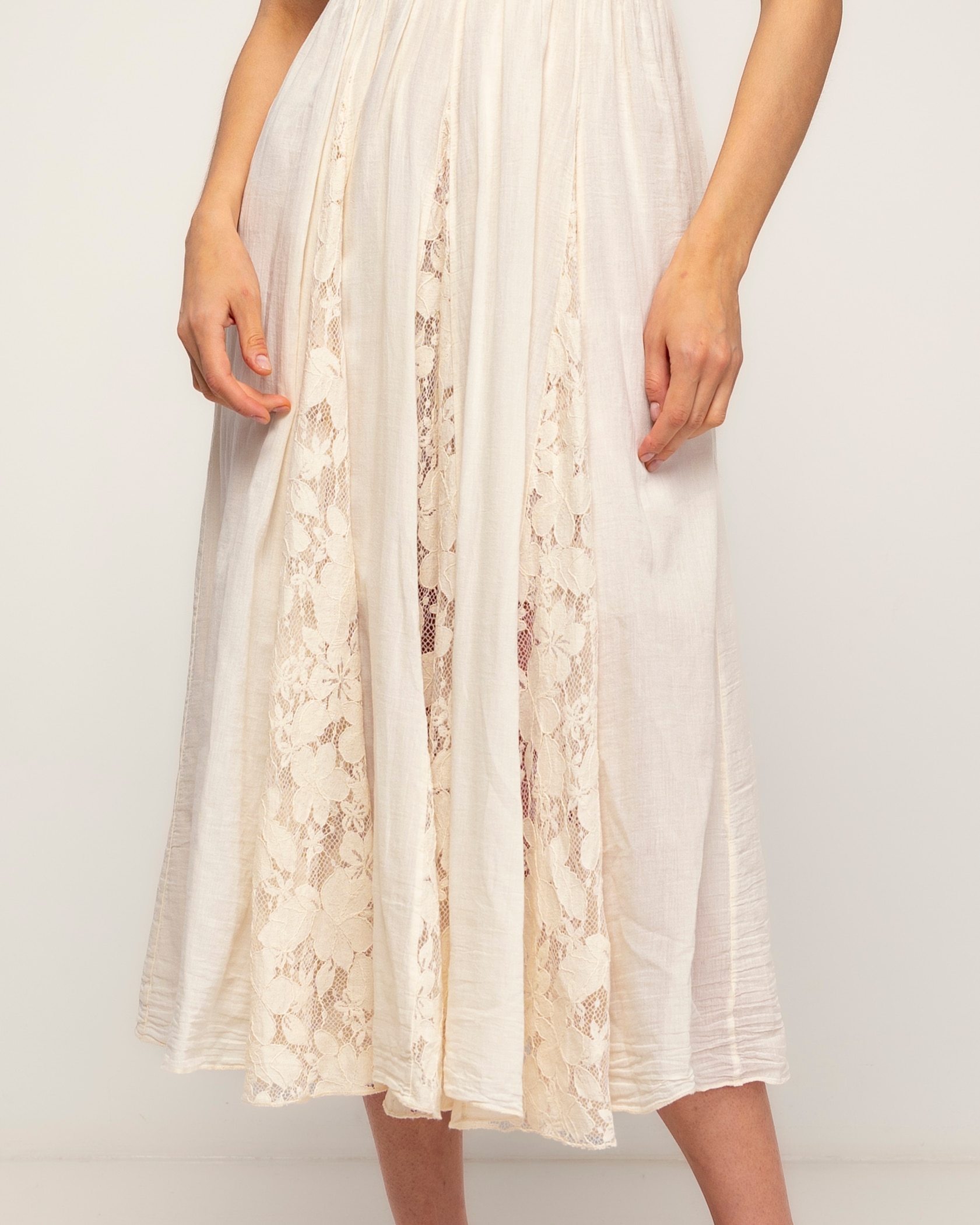 Vestido midi 100% algodón con vuelo y detalles de encaje - Tantra - Crudo Crudo-4