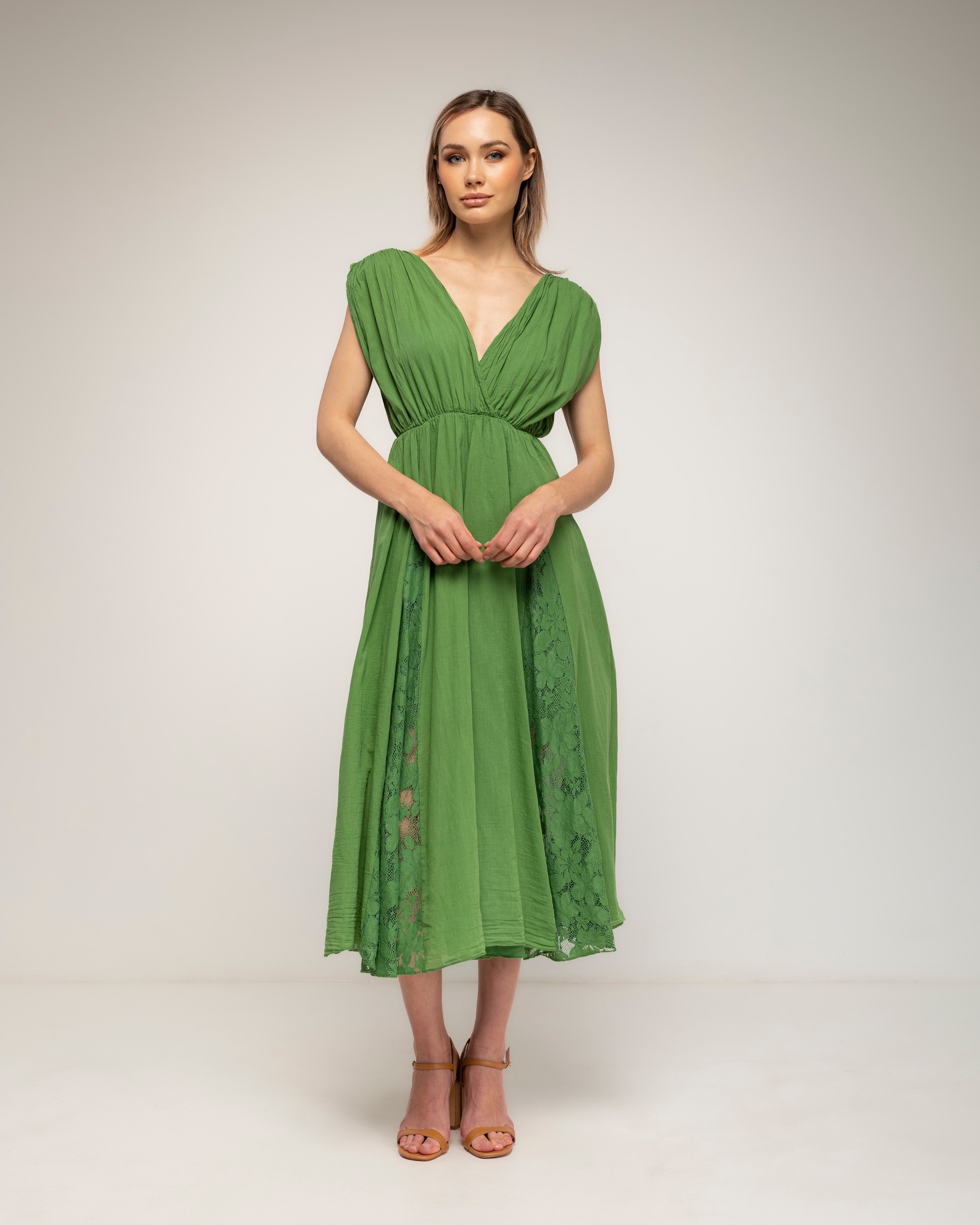 Vestido midi 100% algodón con vuelo y detalles de encaje - Tantra - Verde Verde-1