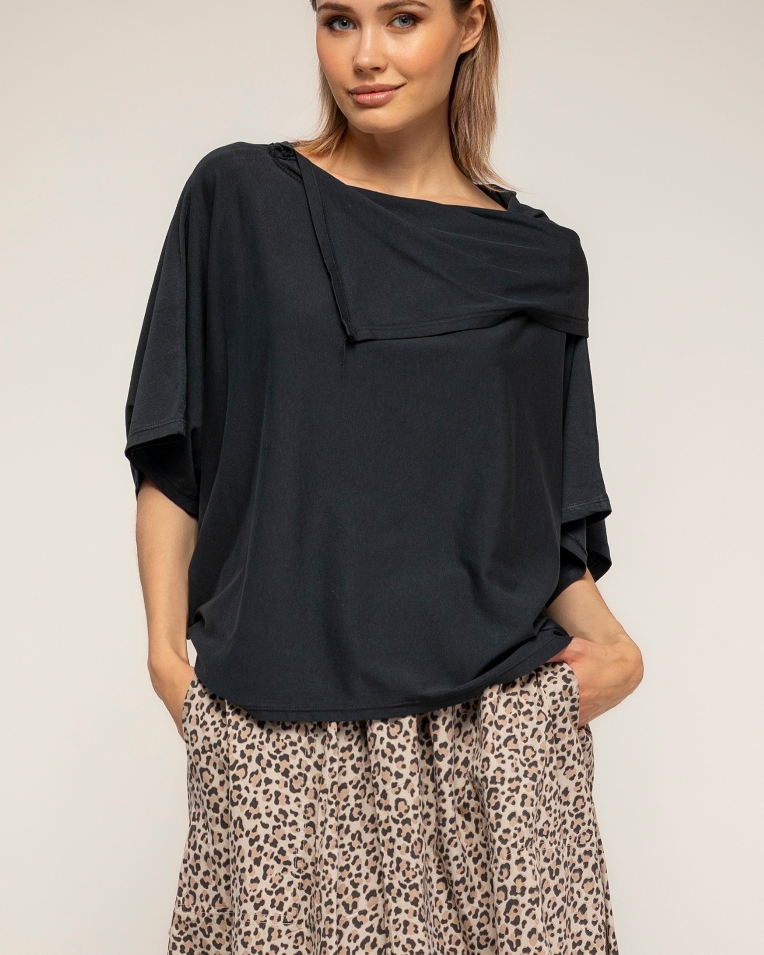 Camiseta de mujer 100% algodón con manga murciélago - Tantra - Negro Negro-3
