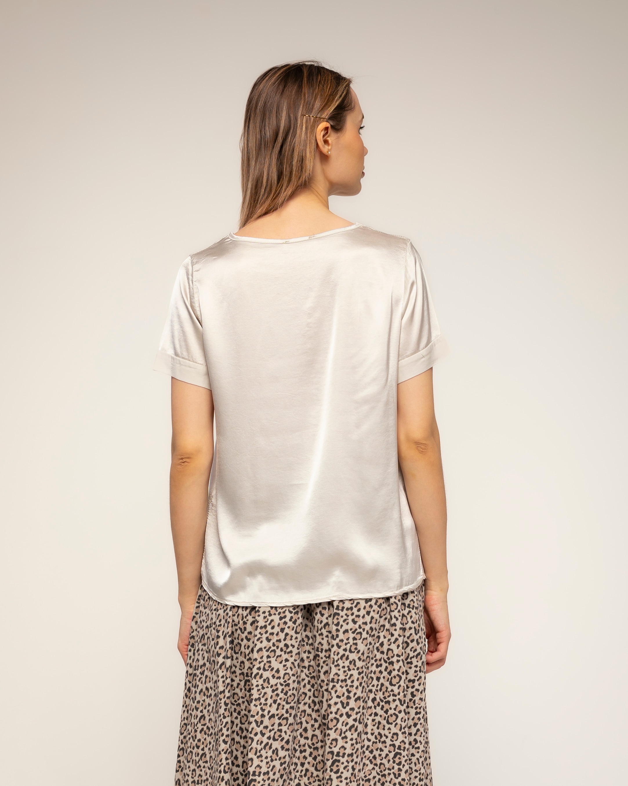 Top de mujer con seda con cuello pico - Tantra - Crudo Crudo-2