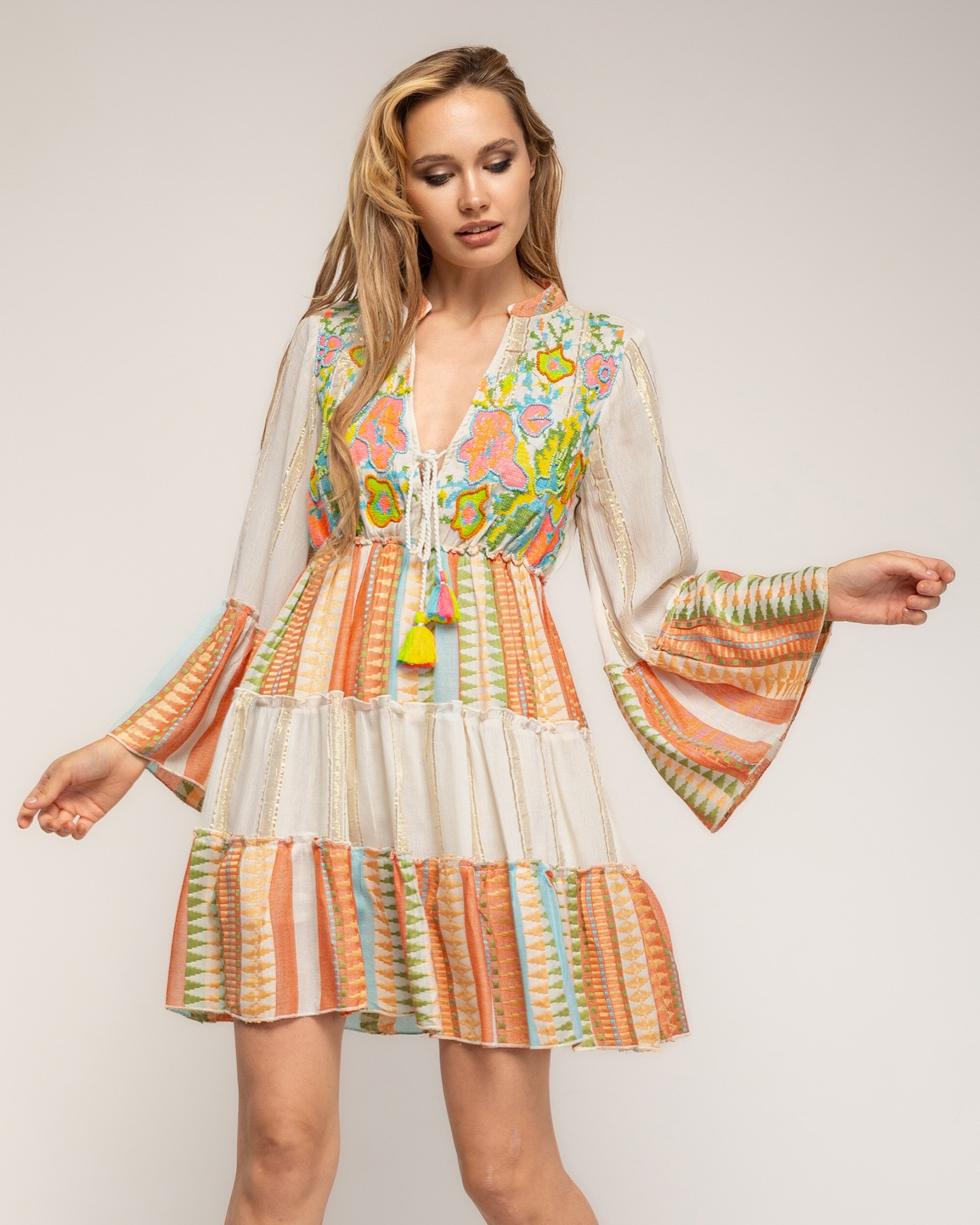 Imagen 2 de Vestido corto con bordados fluor y lentejuelas - Tantra - Blanco Blanco