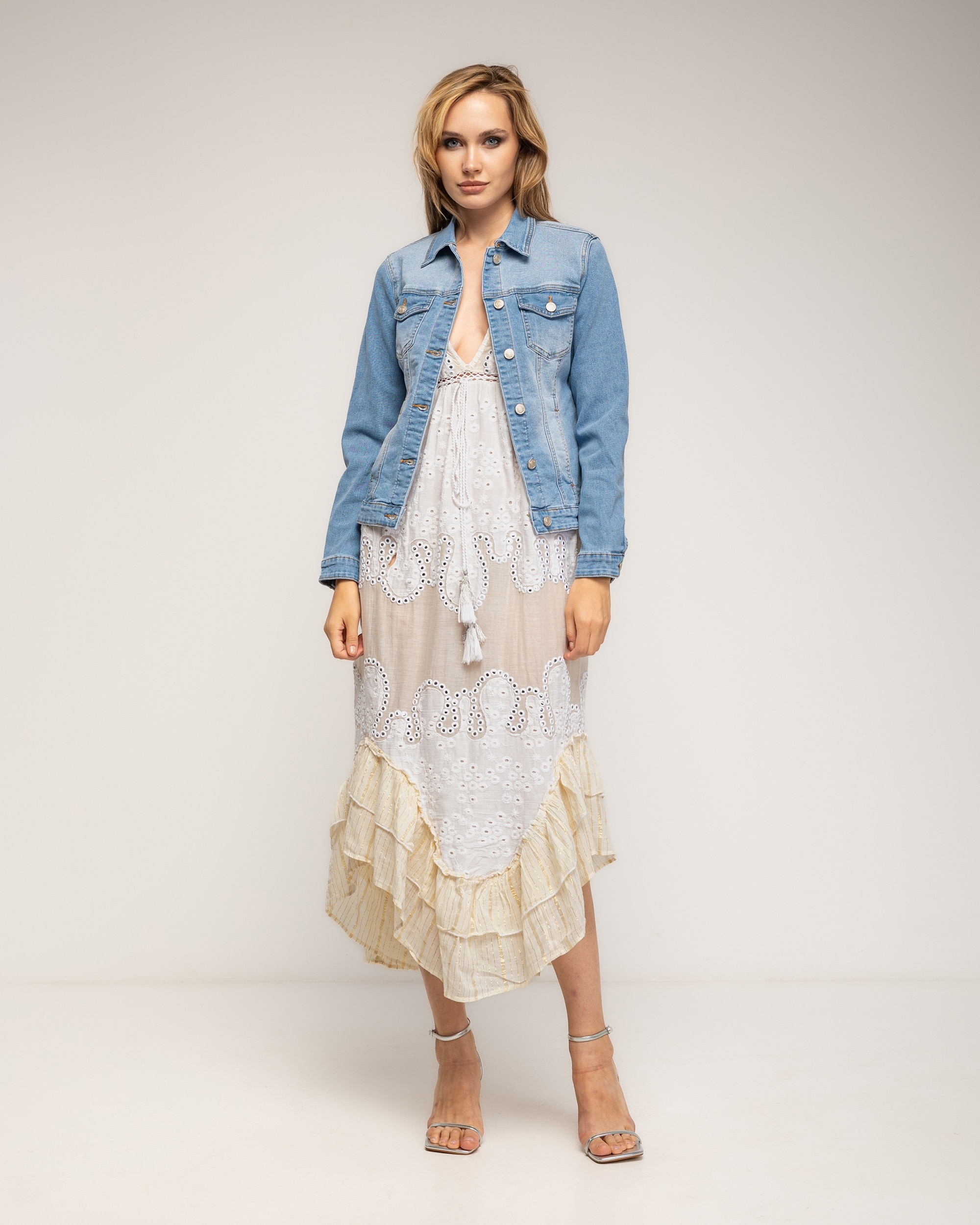 Chaqueta de mujer denim con bordados de flores en la espalda - Tantra - Azul denim Azul denim-4