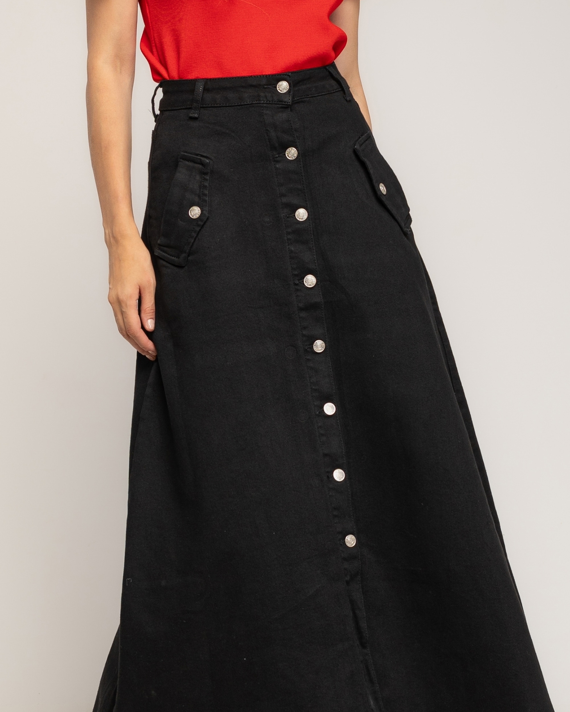 Falda denim midi, corte a, con cierre de botones - Tantra - Negro Negro-4
