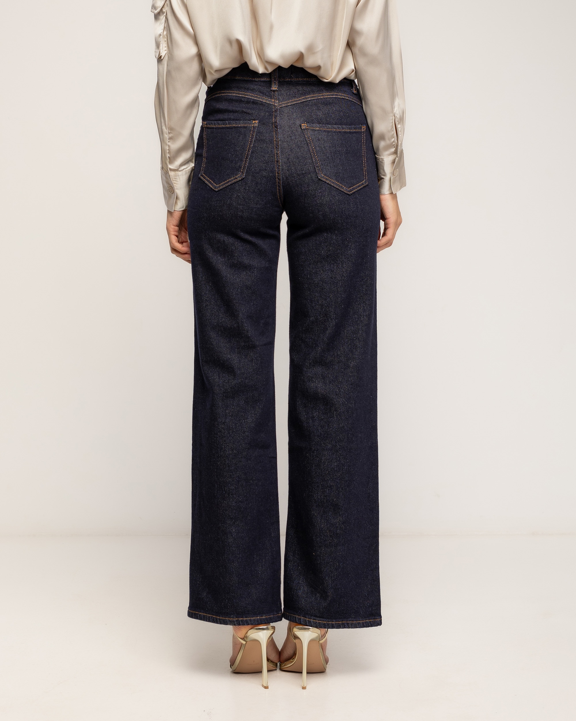 Jeans rectos de mujer de tiro alto con bolsillos frontales y detalle de botones dorados - Tantra - Azul denim Azul denim-3