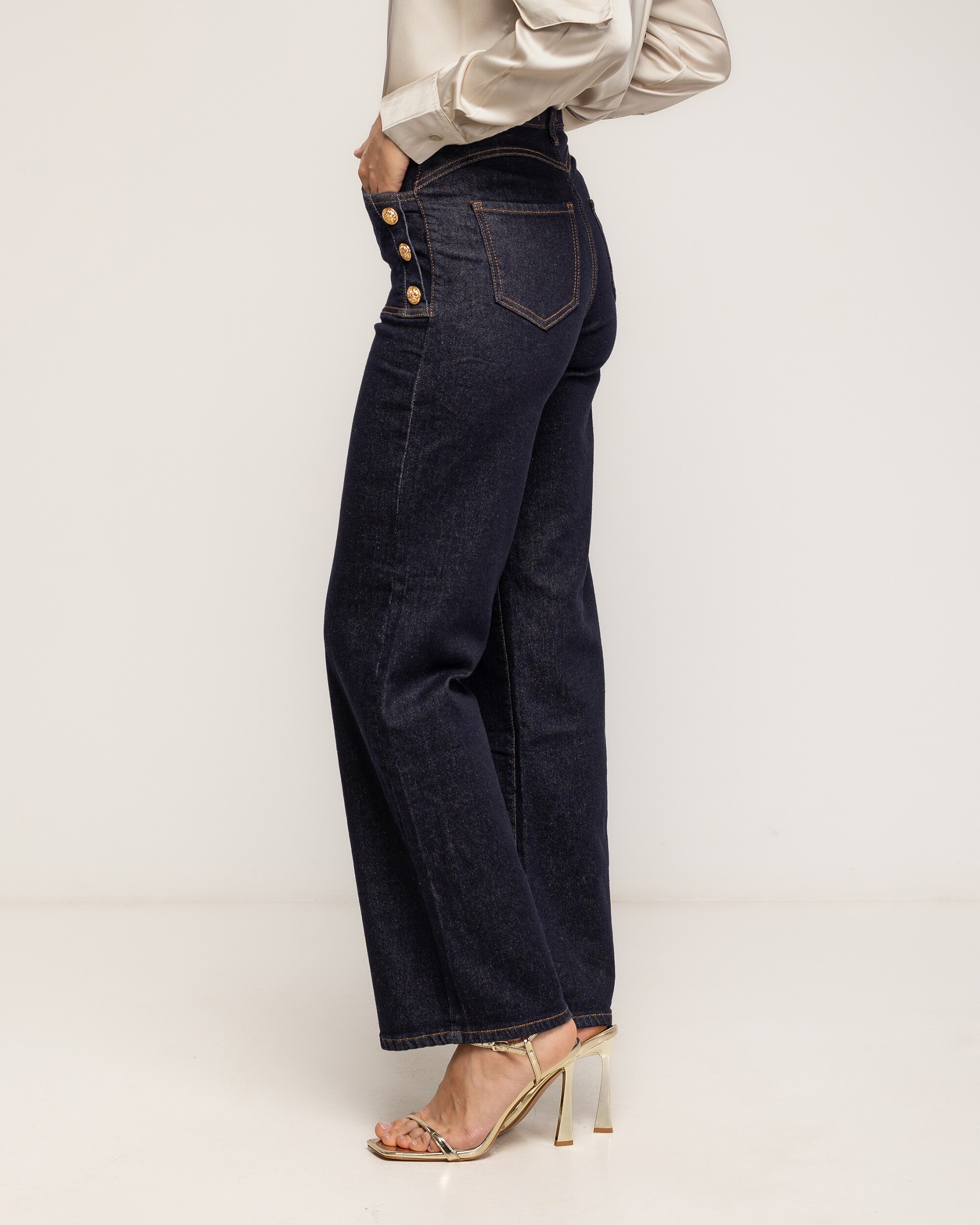 Jeans rectos de mujer de tiro alto con bolsillos frontales y detalle de botones dorados - Tantra - Azul denim Azul denim-4