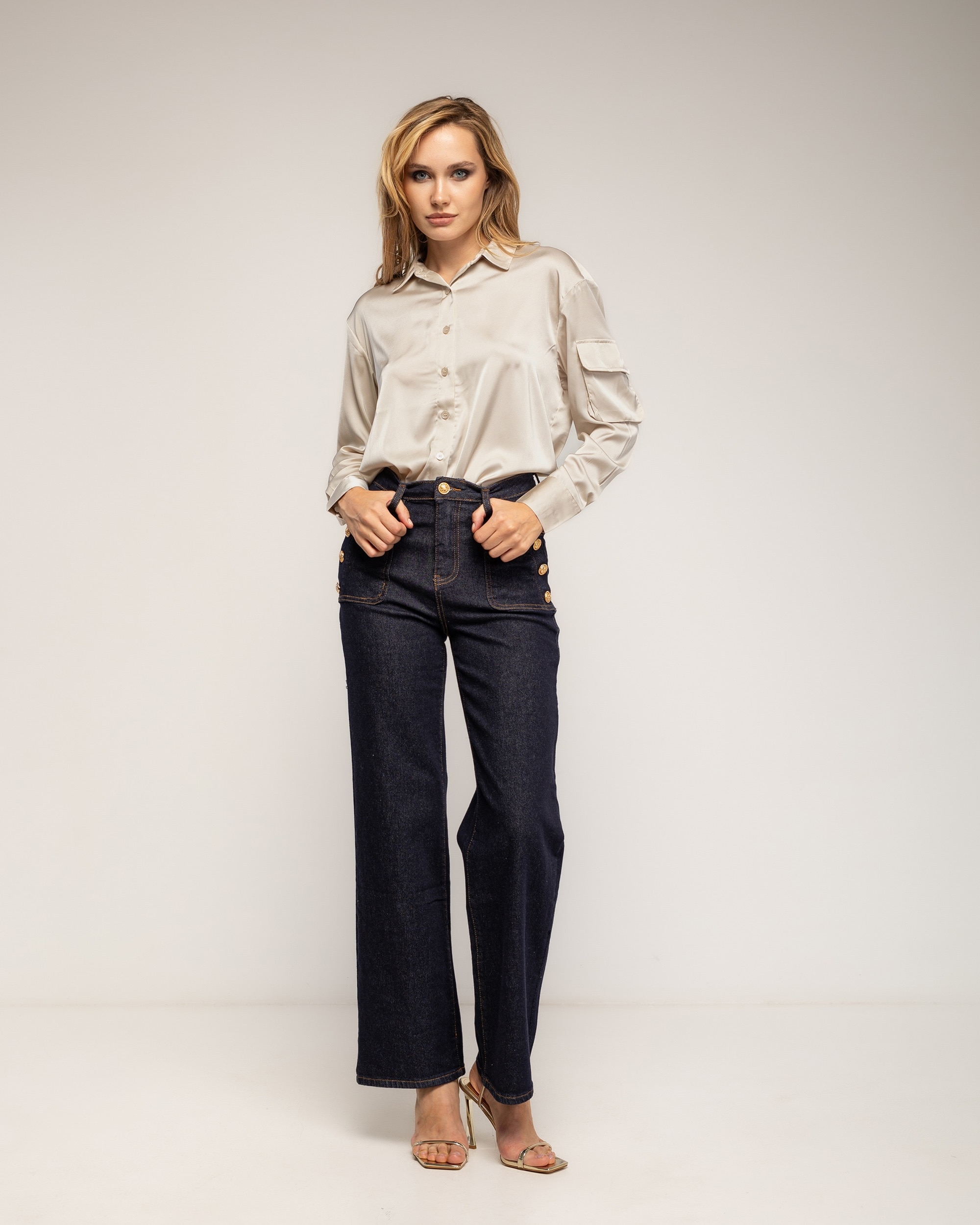Blusa de mujer de raso con bolsillo tipo cargo - Tantra - Beige Beige-4