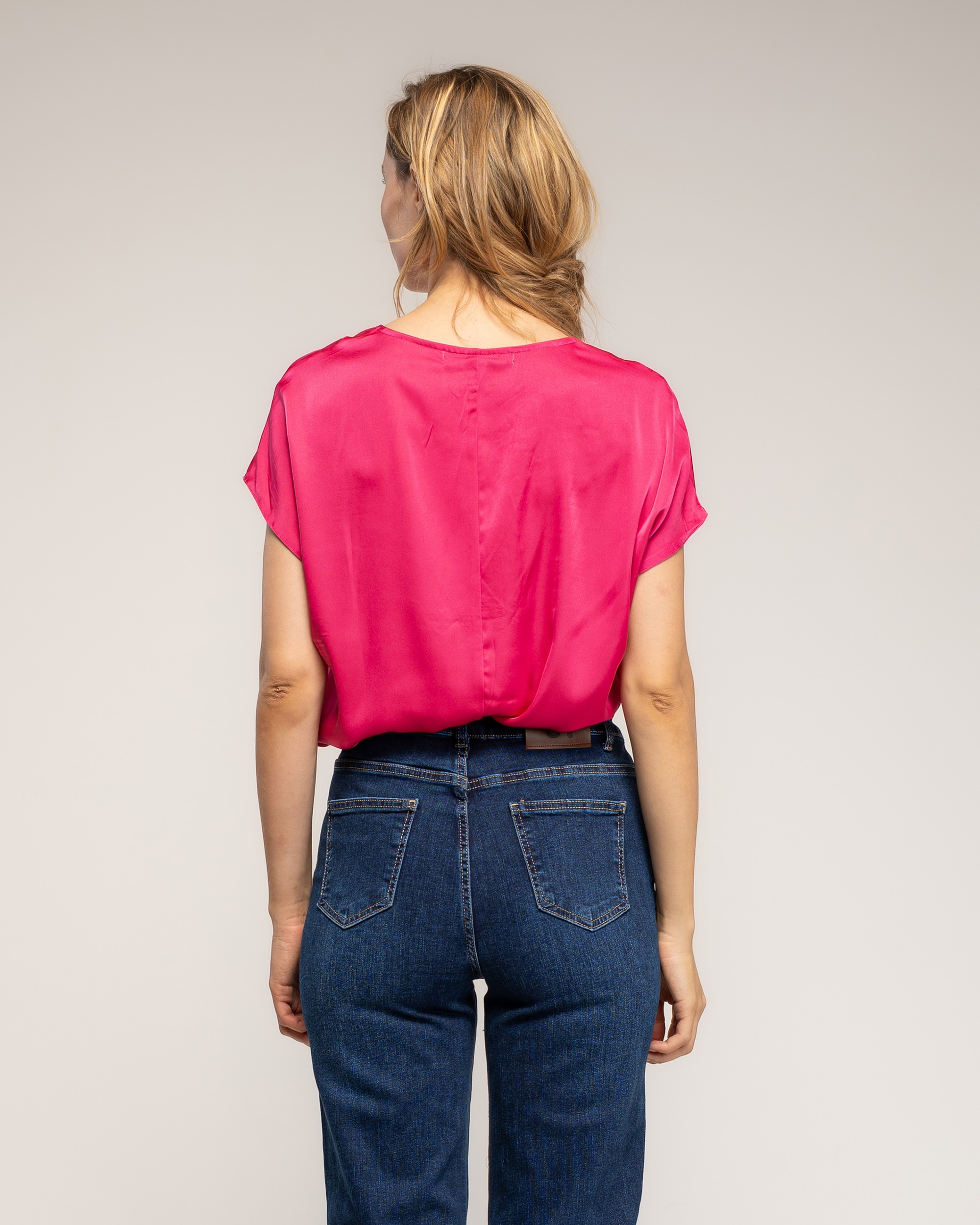 Top de mujer de raso con cuello pico - Tantra - Fucsia Fucsia-2