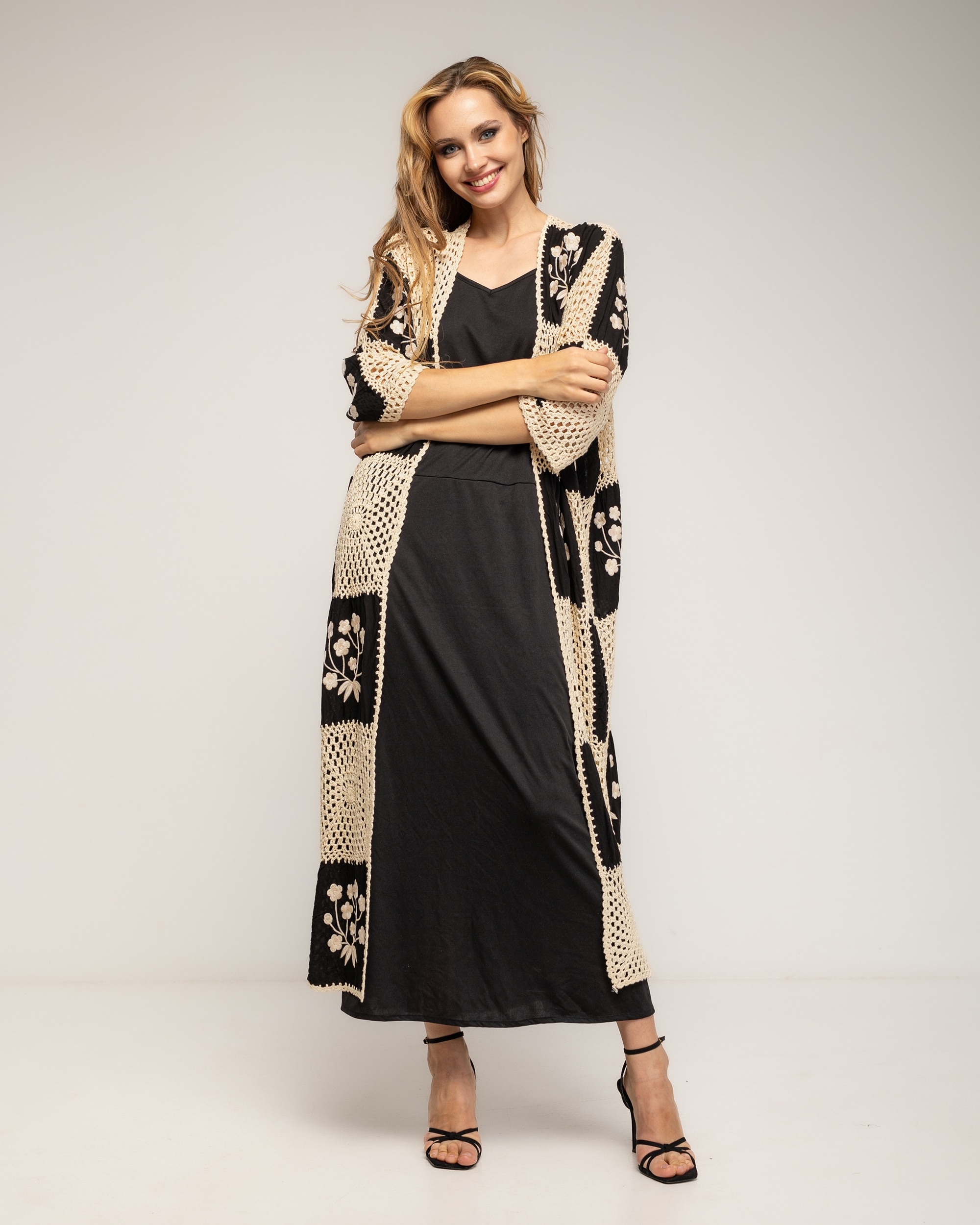 Chaqueta de mujer larga de crochet bicolor con bordados - Tantra - Negro Negro-2