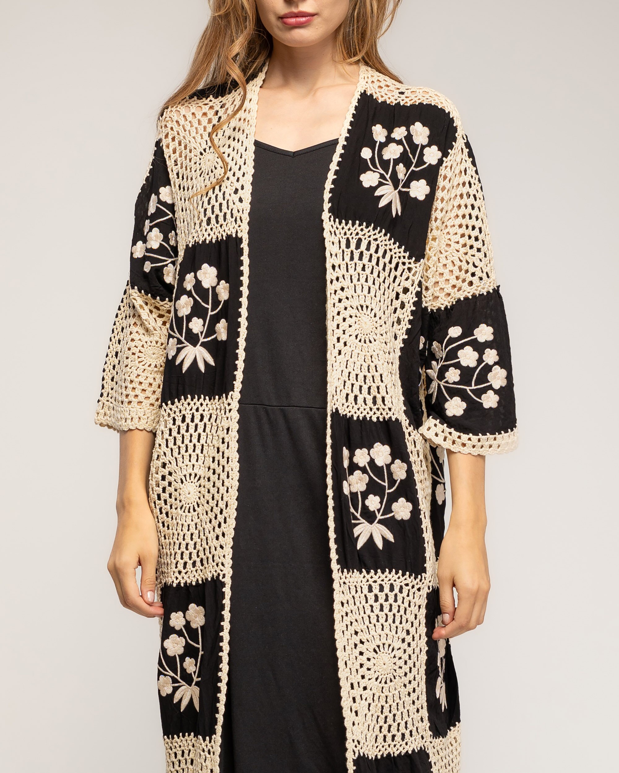 Chaqueta de mujer larga de crochet bicolor con bordados - Tantra - Negro Negro-4
