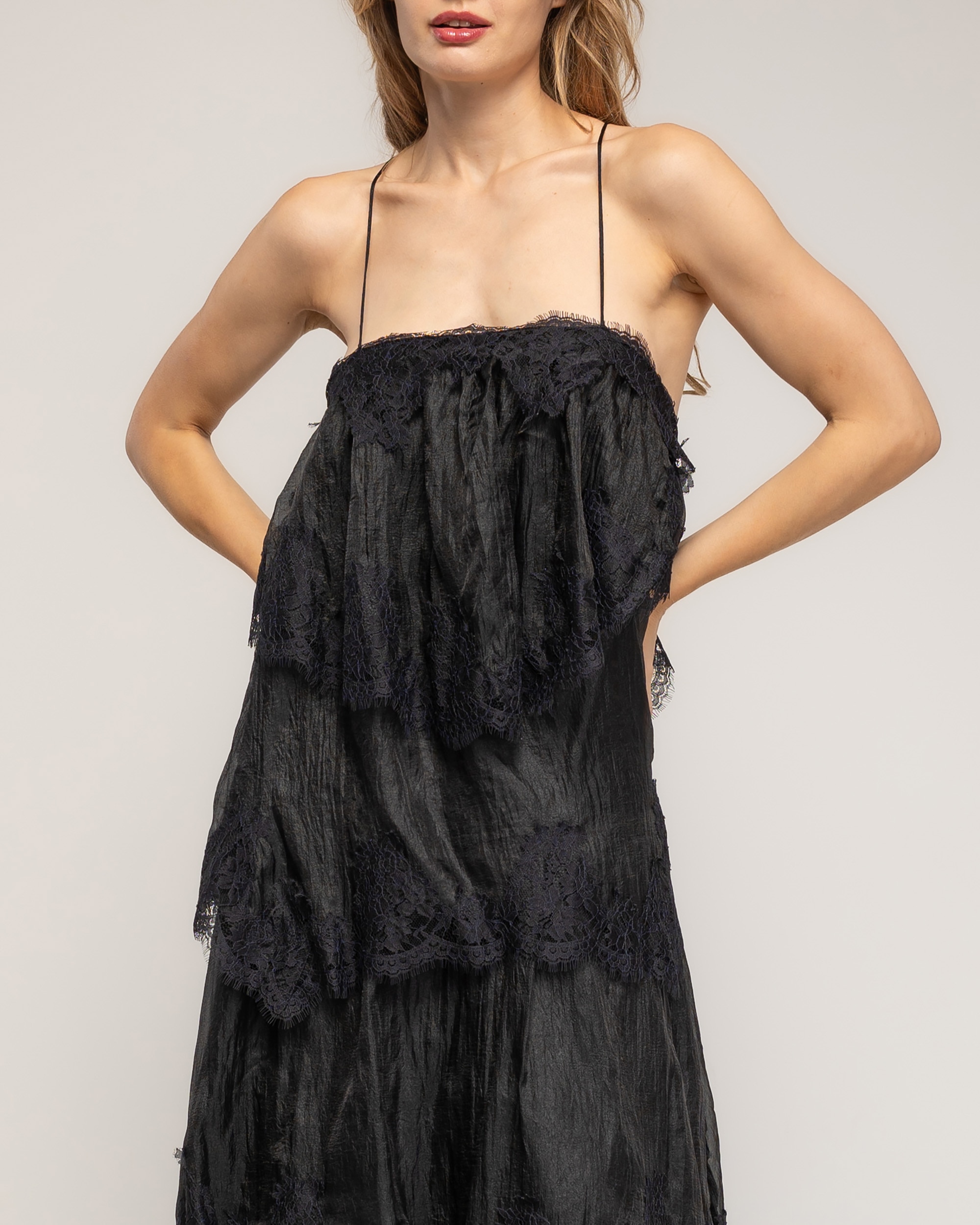 Vestido maxi de encaje y volantes con tirantes - Tantra - Negro Negro-3