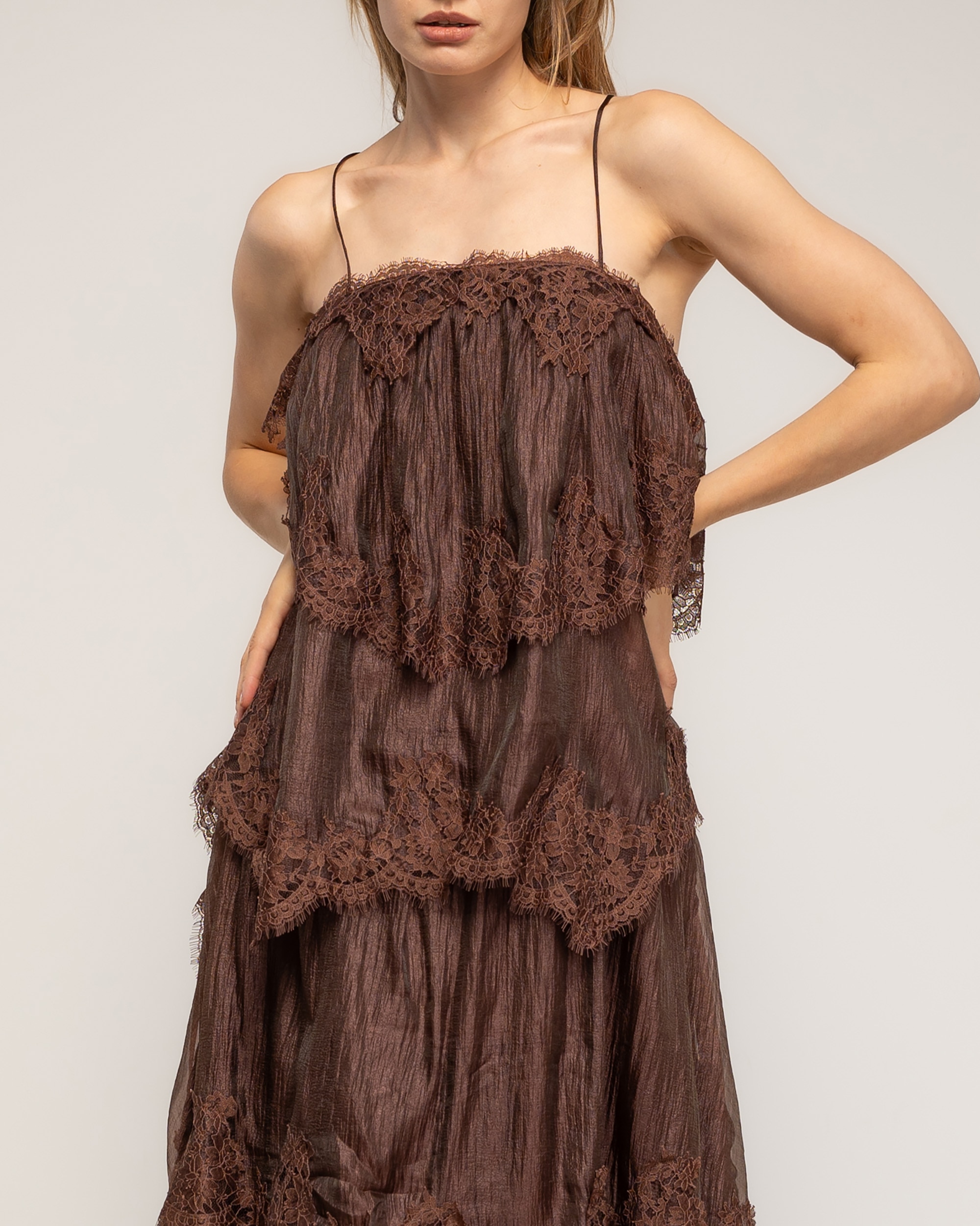 Vestido maxi de encaje y volantes con tirantes - Tantra - Marrón Marrón-4