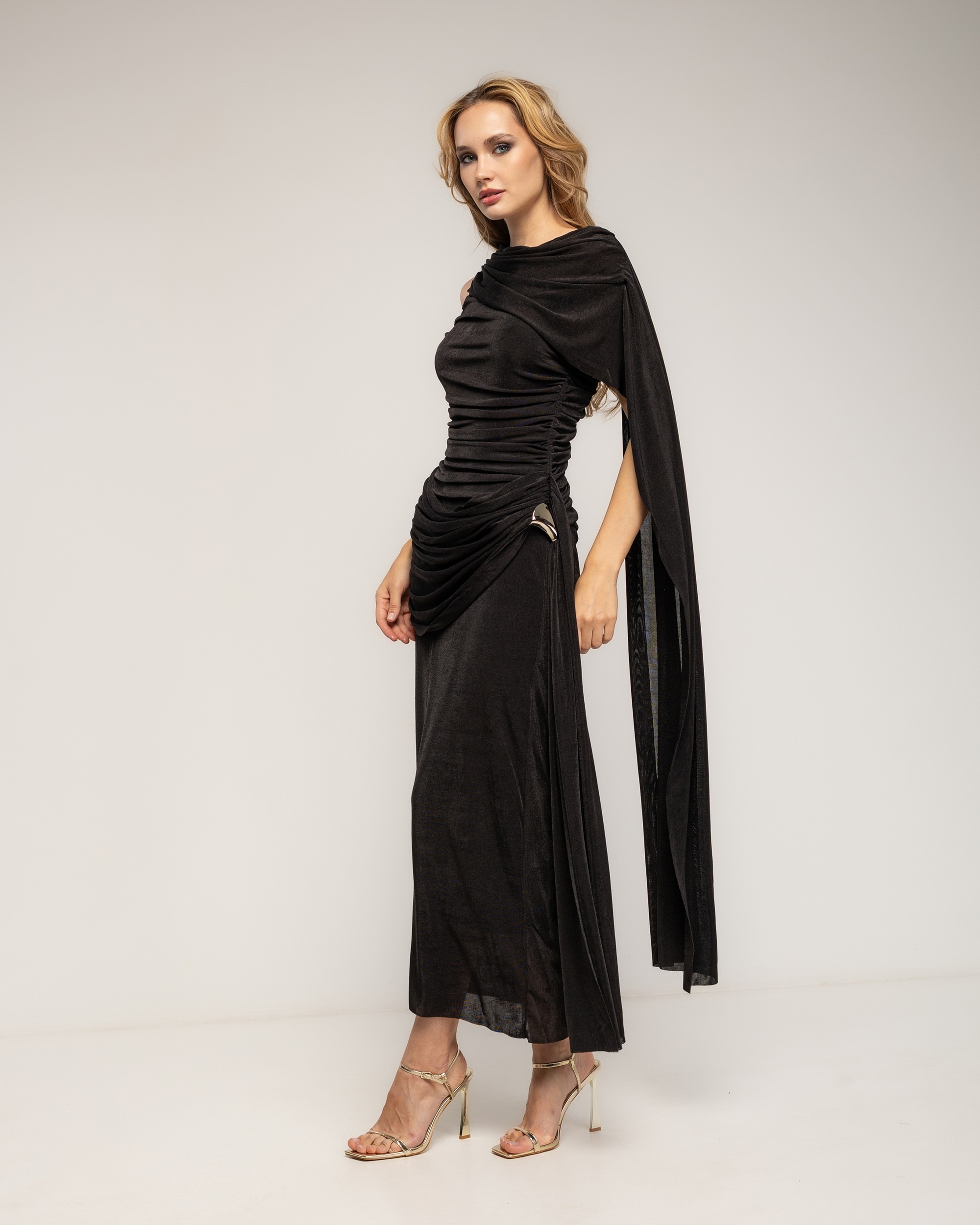 Vestido largo con drapeado en la cintura y caderay acabado tipo chal - Tantra - Negro Negro-4