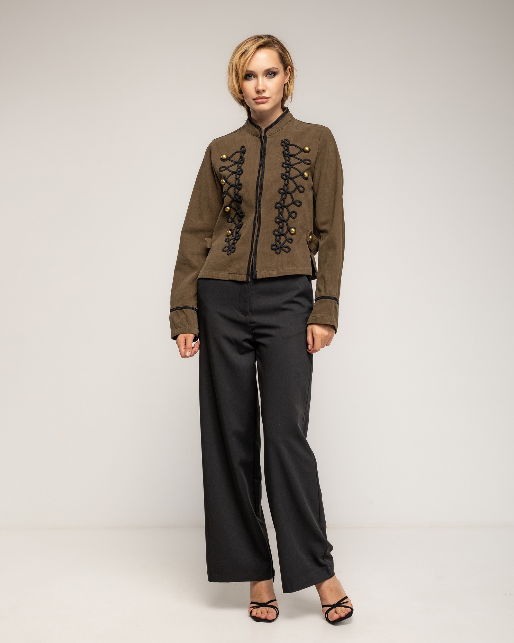Chaqueta de mujer 100% algodón, tipo militar con detalle de cordones - Tantra - Verde militar Verde militar-4