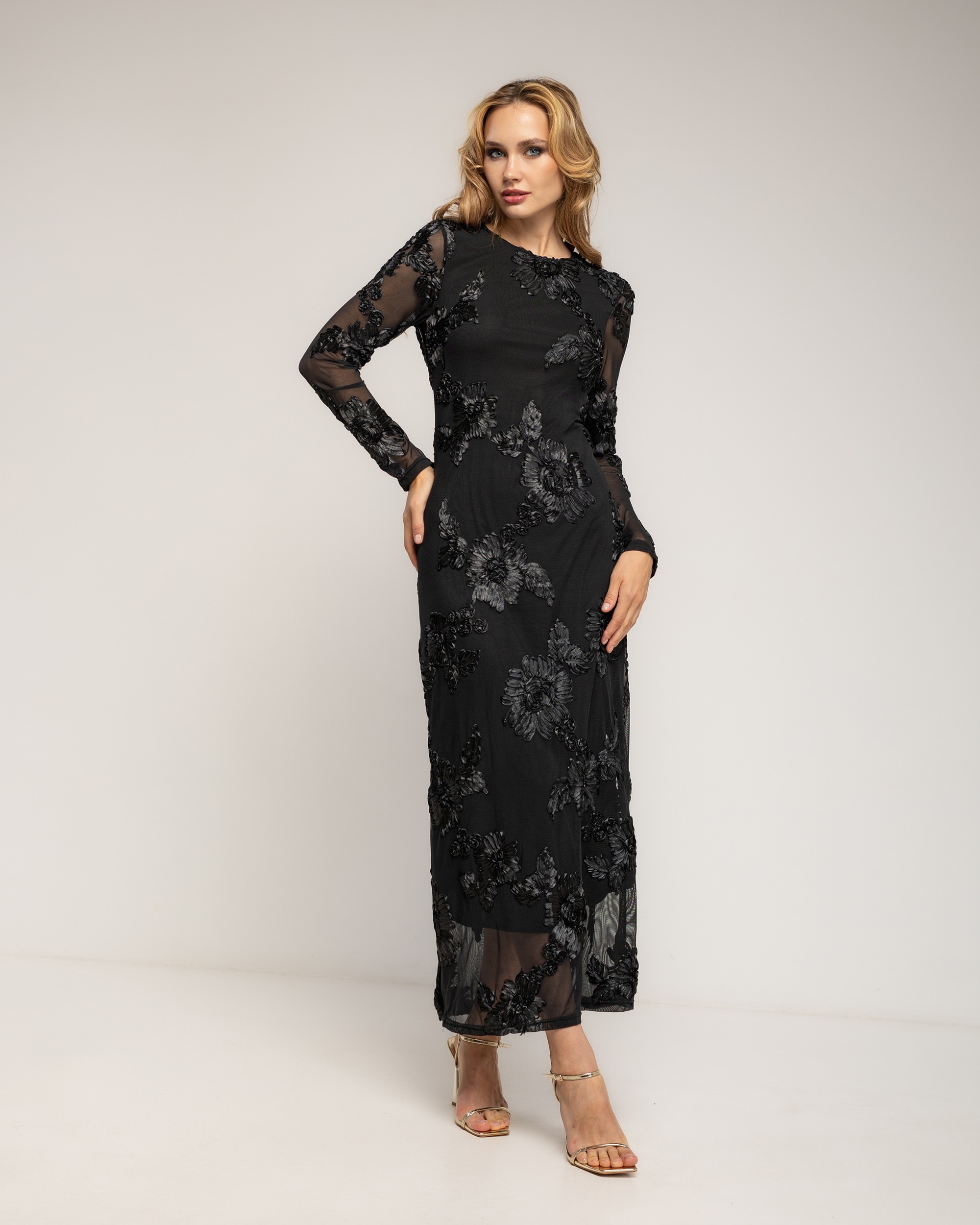 Vestido de tul largo con espalda descubierta y flores bordadas - Tantra - Negro Negro-4