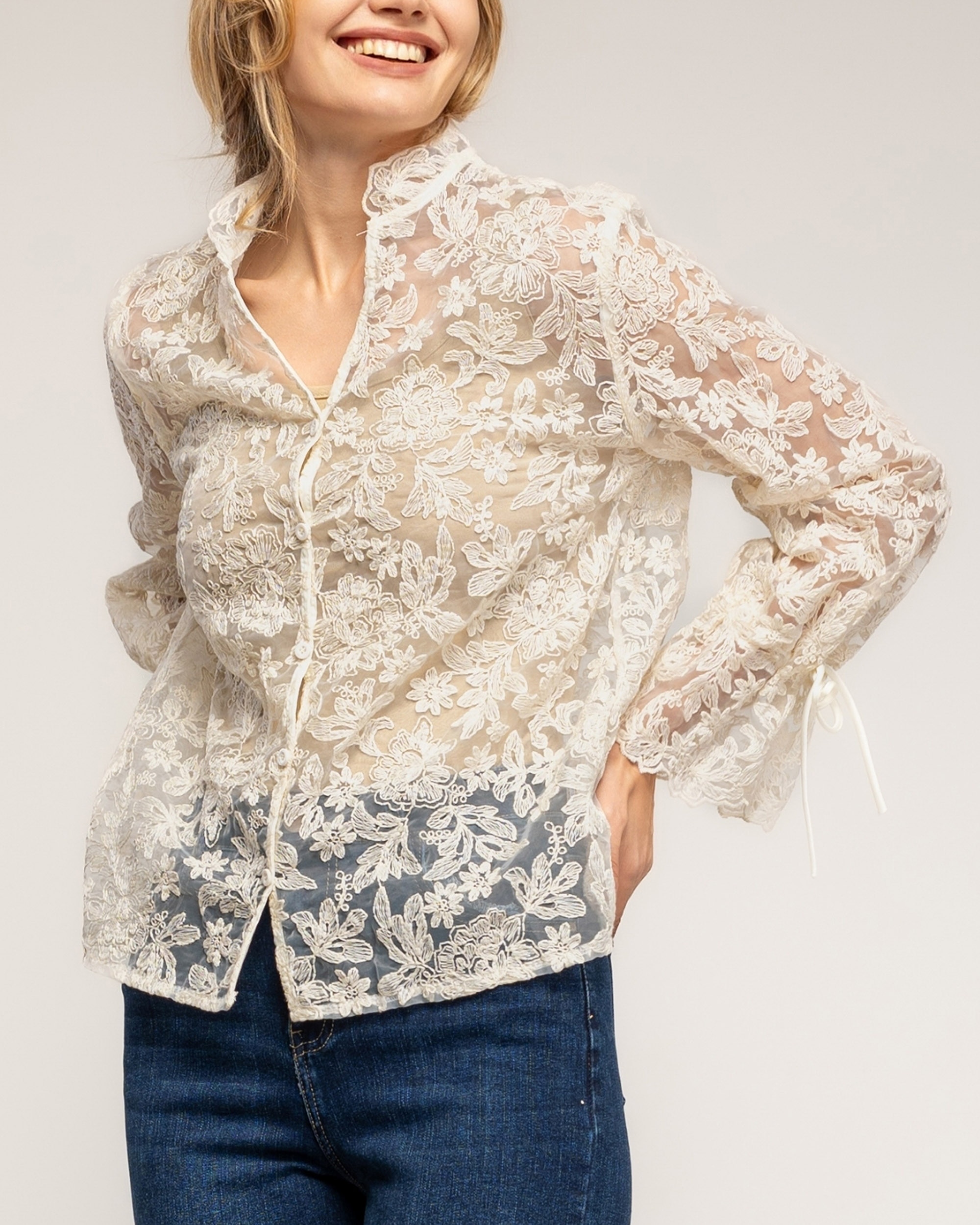Blusa de mujer de encaje con cuello pico - Tantra - Crudo Crudo-3
