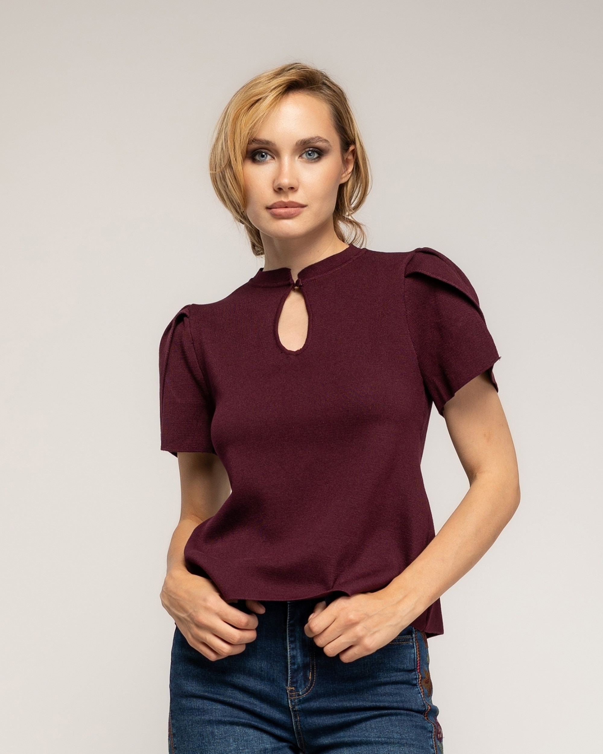 Jersey de mujer de punto fino con pliegues en los hombros - Tantra - Burdeos Burdeos-1