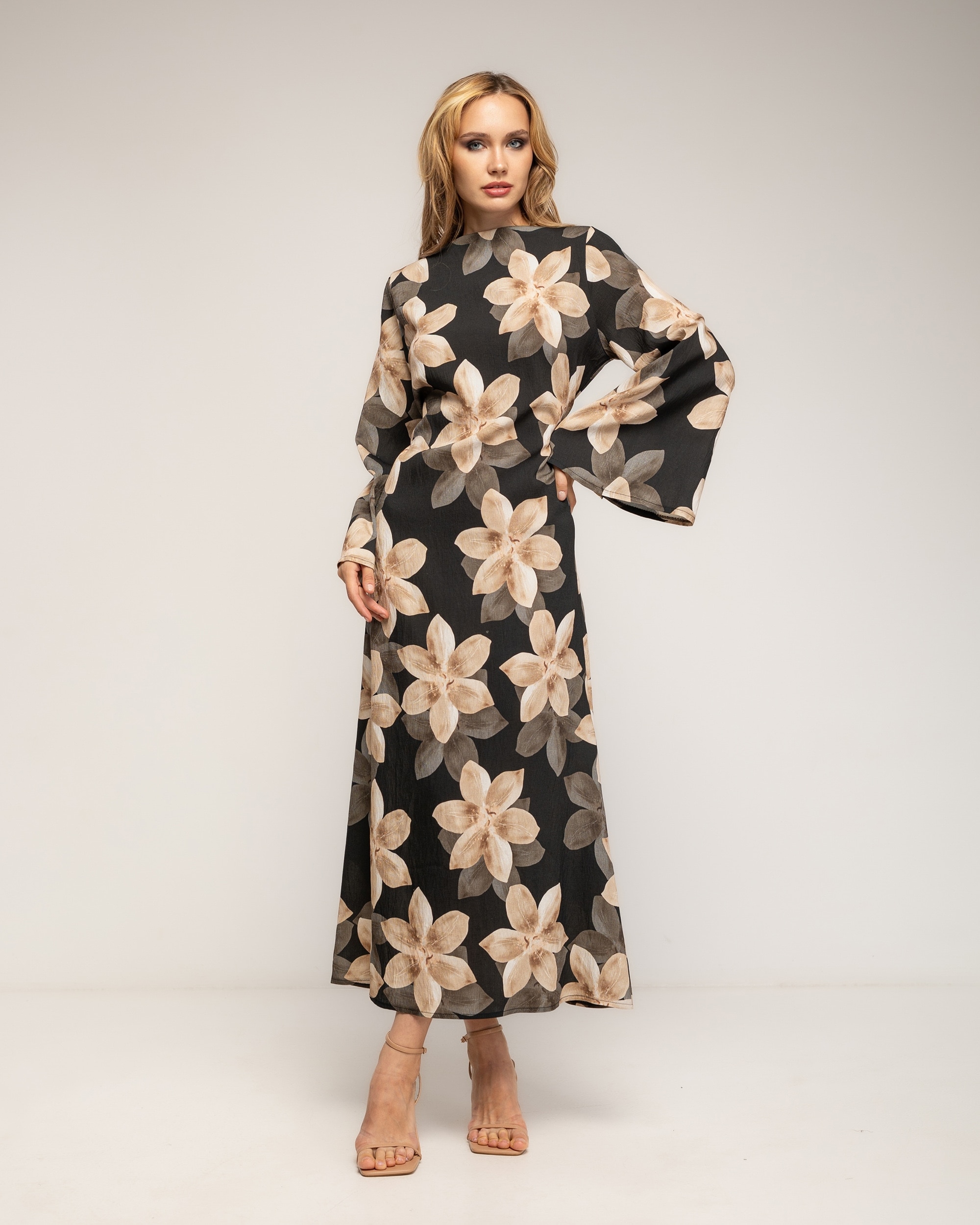 Vestido largo de flores con cuello cuadrado y tiras atrás - Tantra - Negro Negro-1