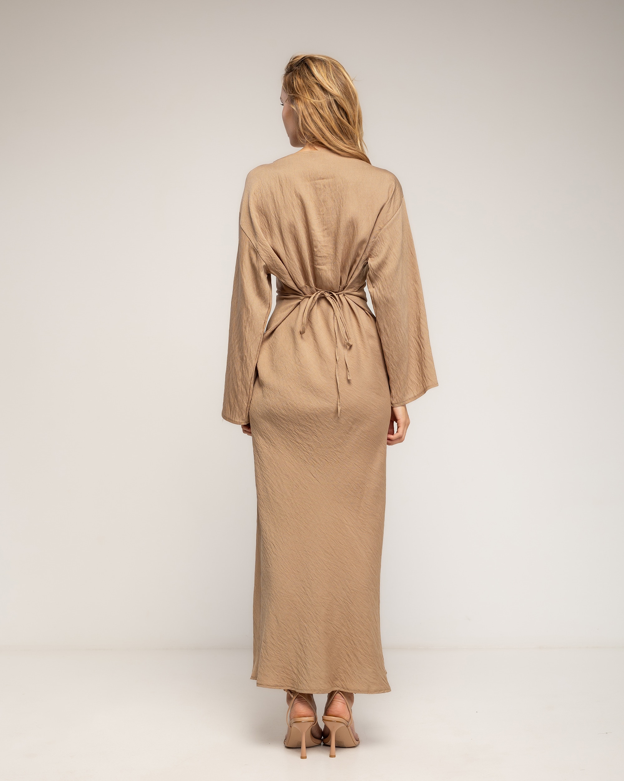 Vestido con corte en el pecho y detalle de boton dorado - Tantra - Camel Camel-3