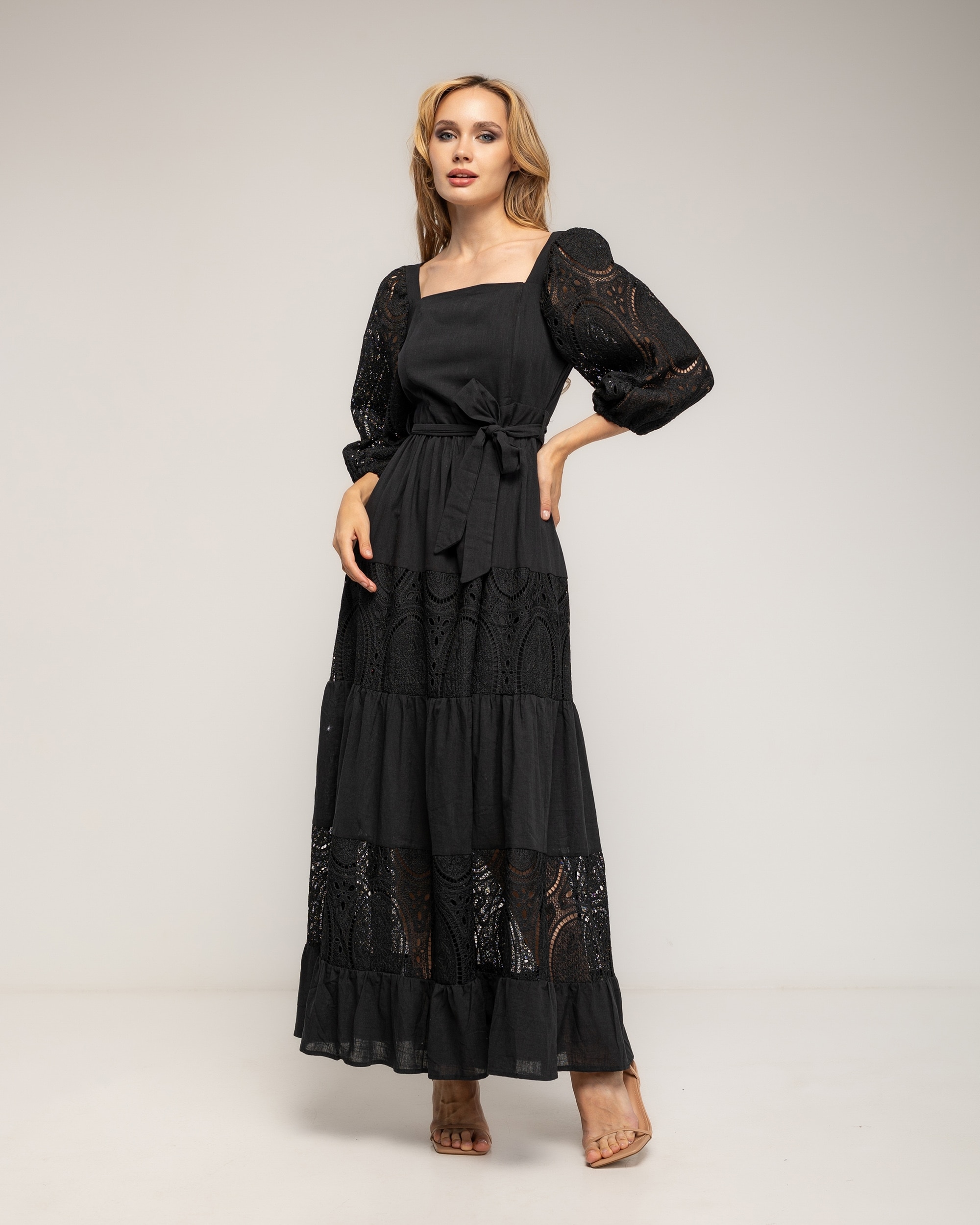 Imagen 0 de Vestido maxi con algodón, escote cuadrado y mangas farol Negro