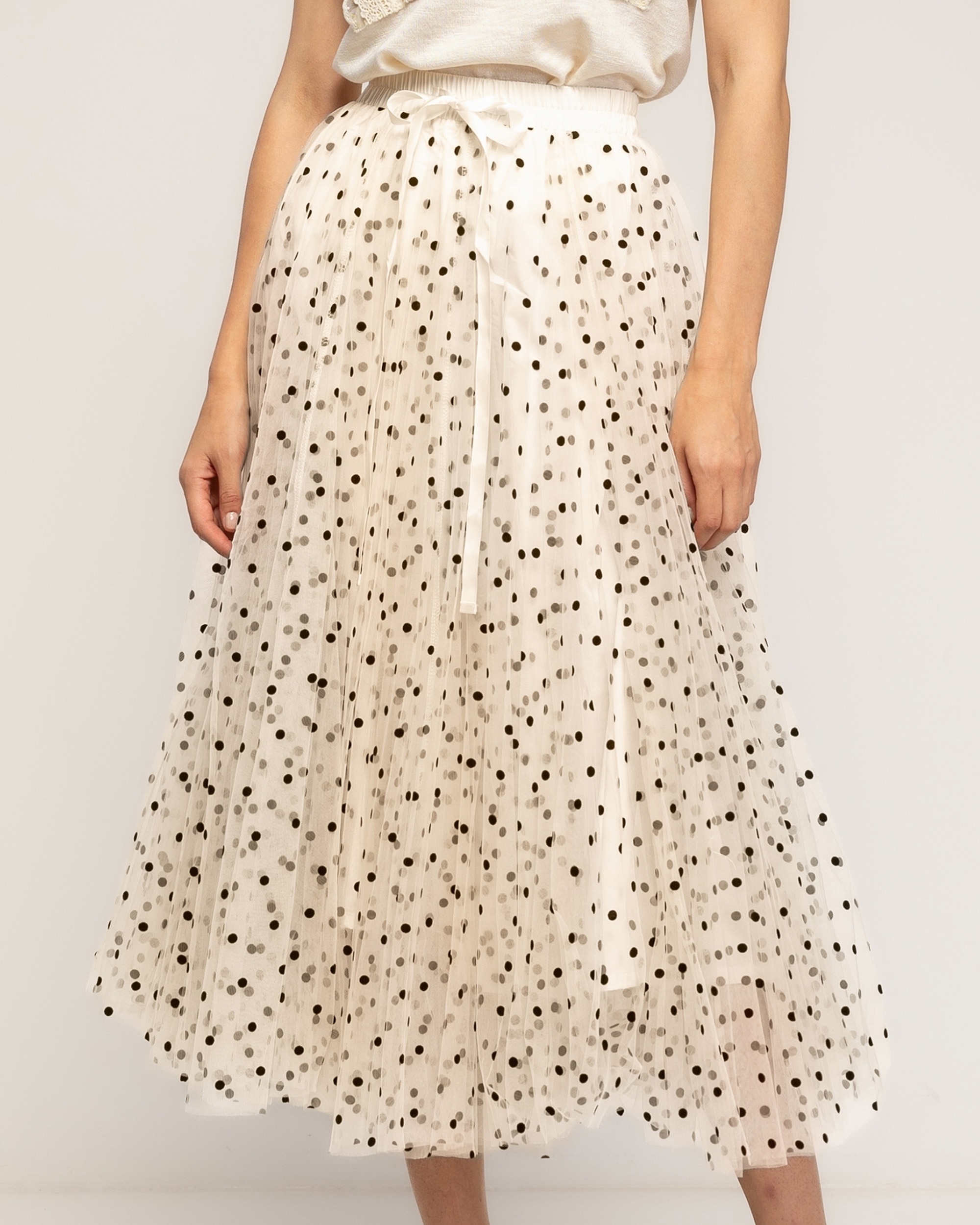 Falda midi de tul con lunares, corte tipo a, cintura elástica con lazo - Tantra - Crudo Crudo-4