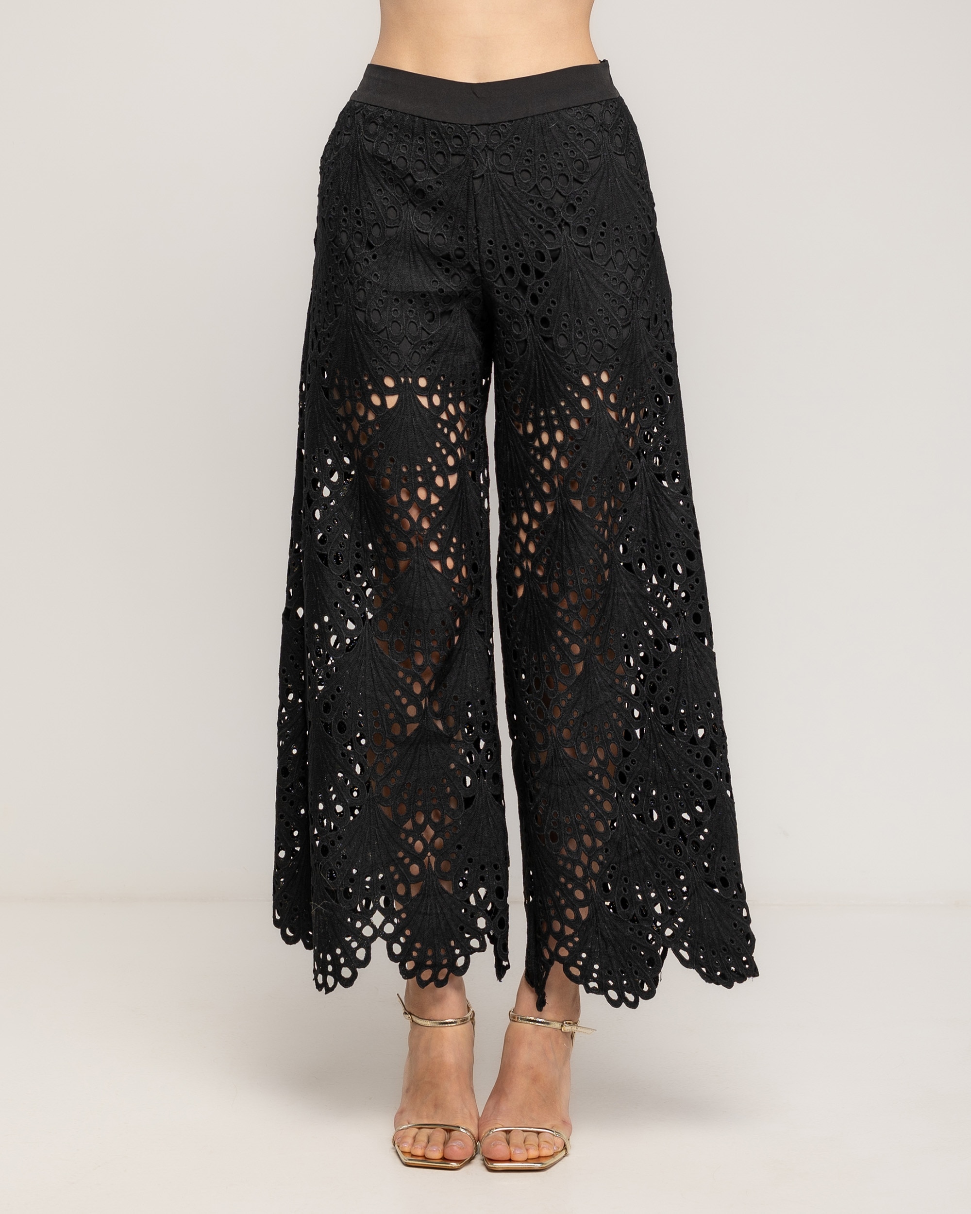 Pantalon de mujer de guipur cropped con bolsillos - Tantra - Negro Negro-2