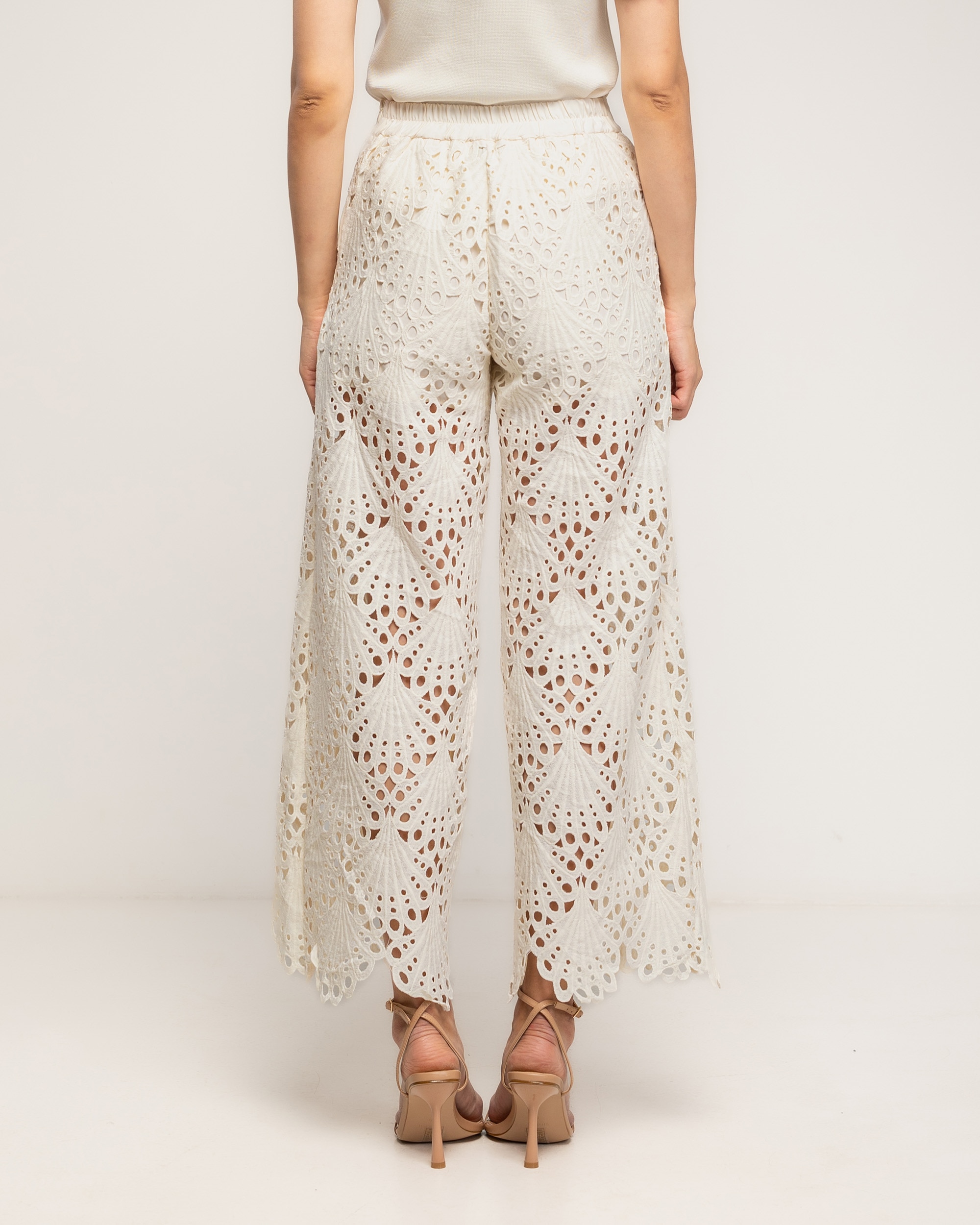 Pantalon de mujer de guipur cropped con bolsillos - Tantra - Crudo Crudo-3