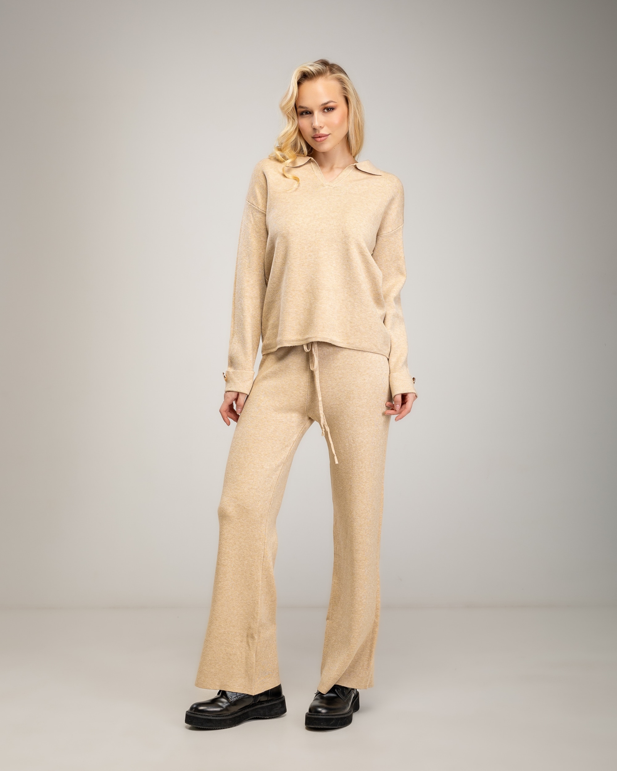 Conjunto de punto fino de mujer con jersey de cuello tipo polo y pantalon - Tantra - Beige Beige-1