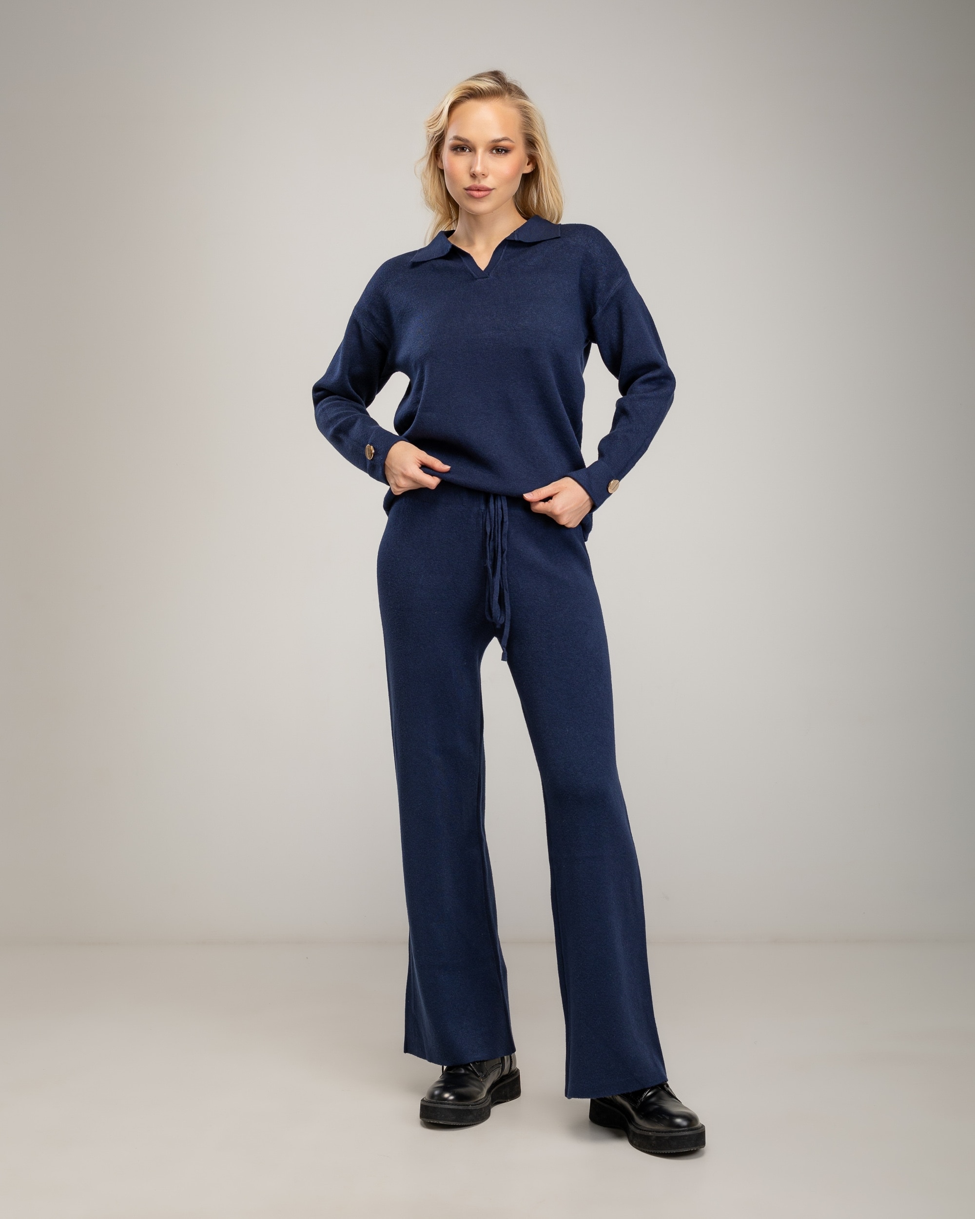 Imagen 0 de Conjunto de punto fino de mujer  con jersey de cuello tipo polo  y pantalon Azul marino