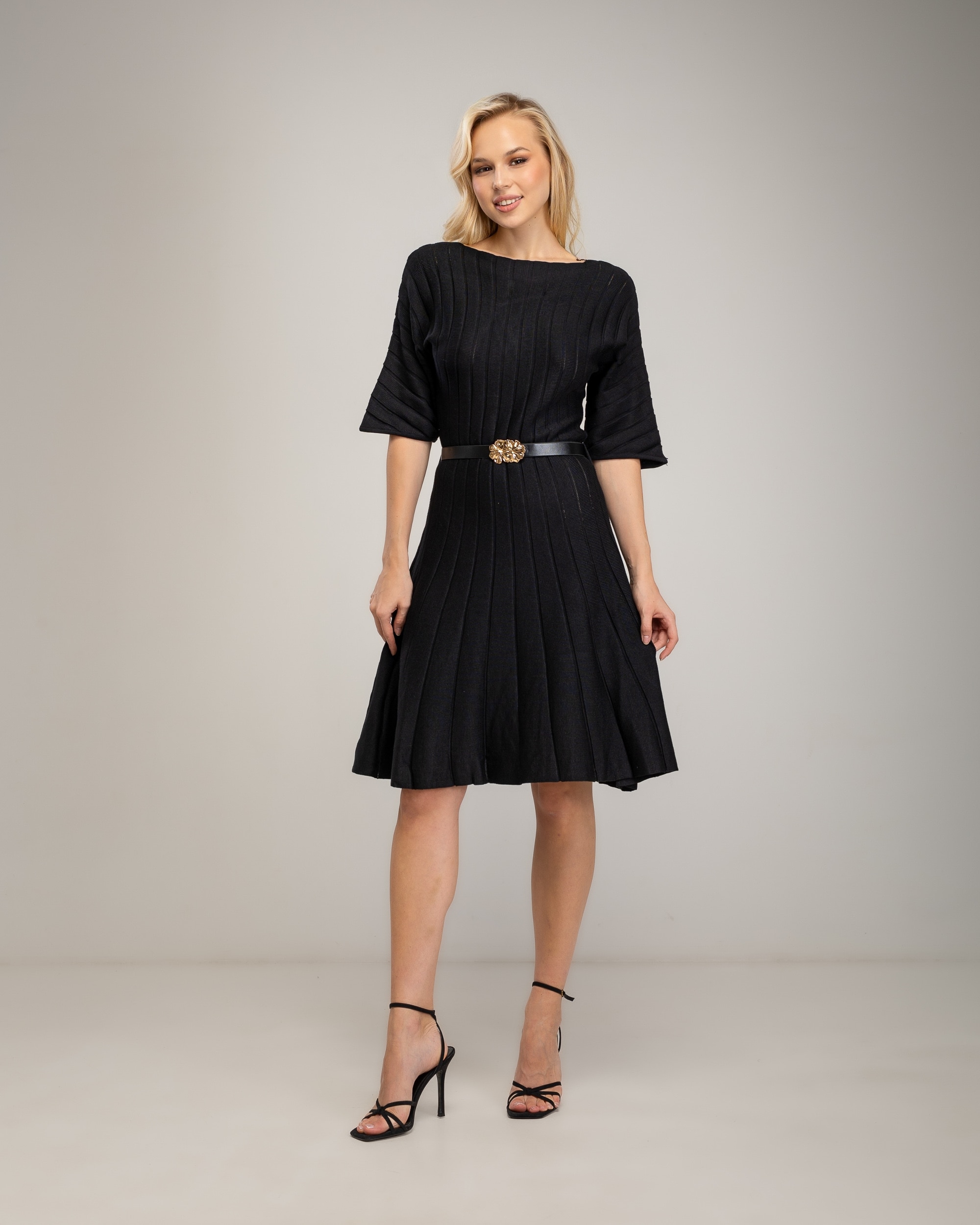 Vestido de punto fino con cuello barco y mangas tipo murcielago - Tantra - Negro Negro-1