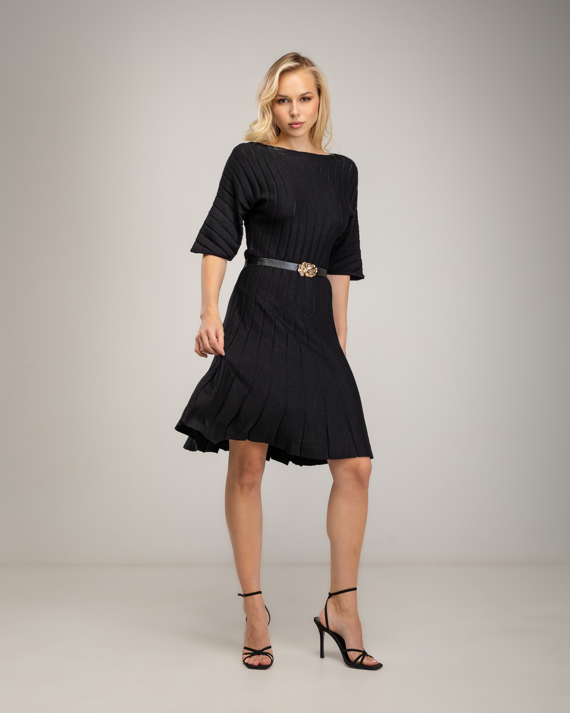 Vestido de punto fino con cuello barco y mangas tipo murcielago - Tantra - Negro Negro-4