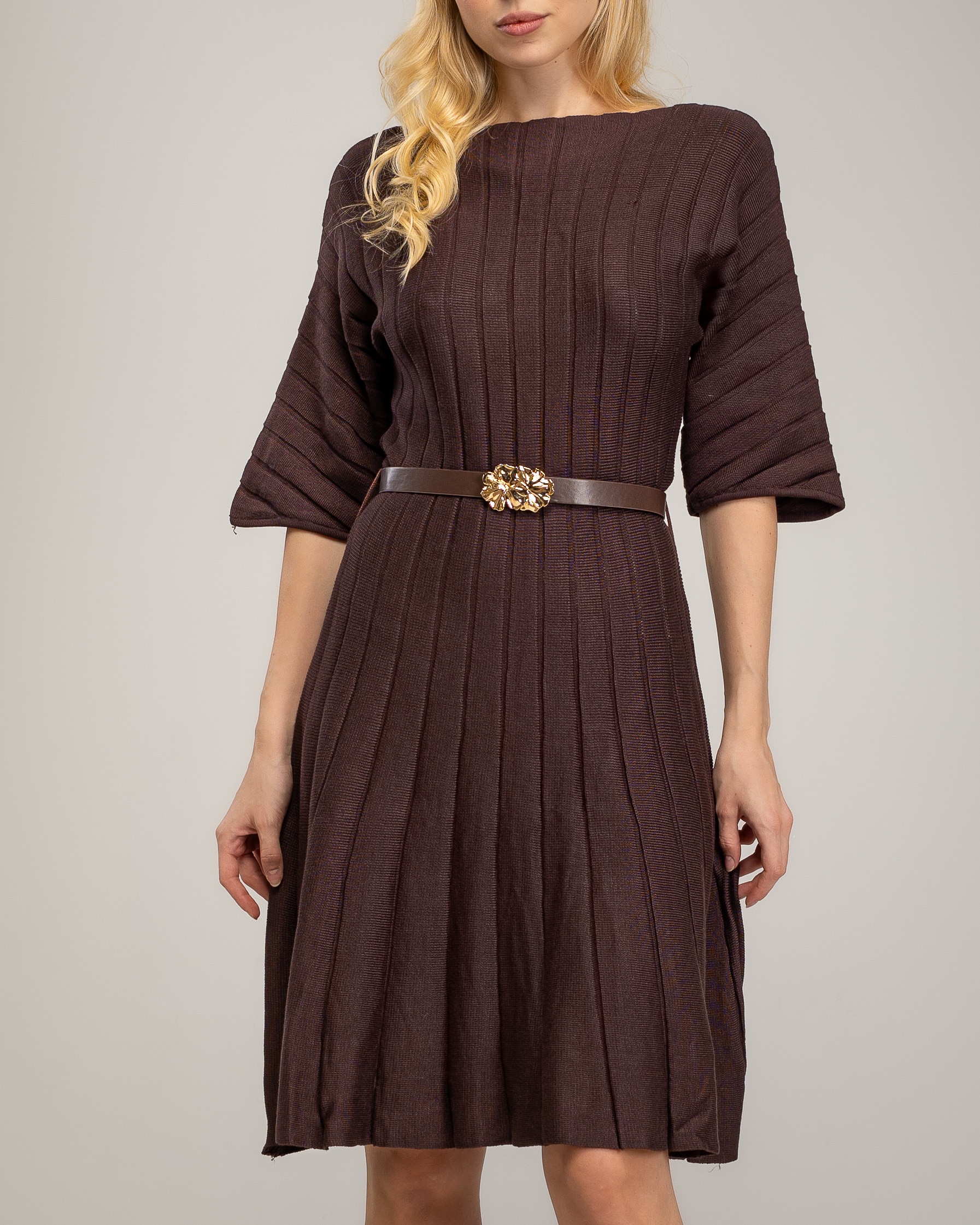Vestido de punto fino con cuello barco y mangas tipo murcielago - Tantra - Marrón Marrón-4
