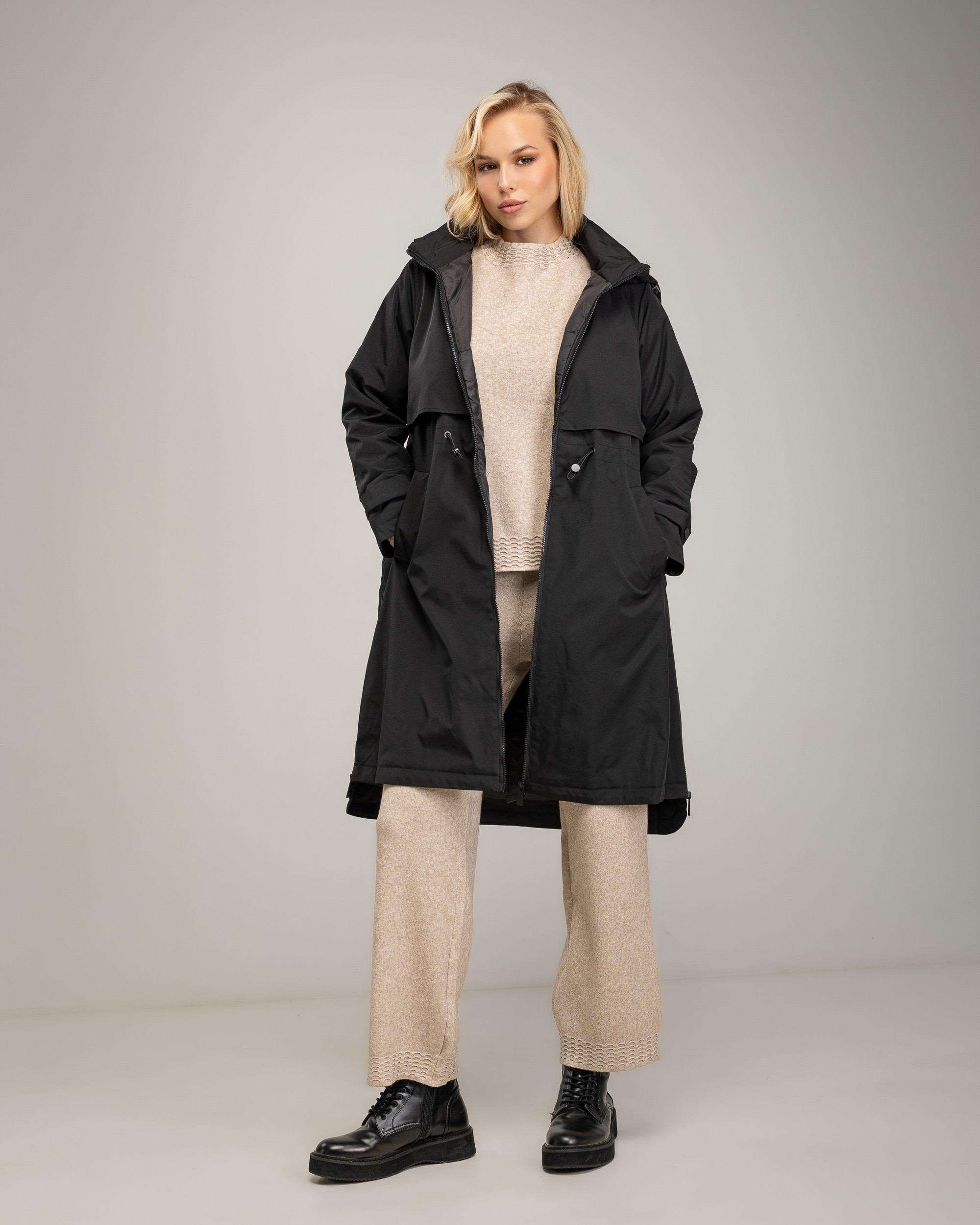 Parka de mujer larga con capucha y cierre de cremallera - Tantra - Negro Negro-4