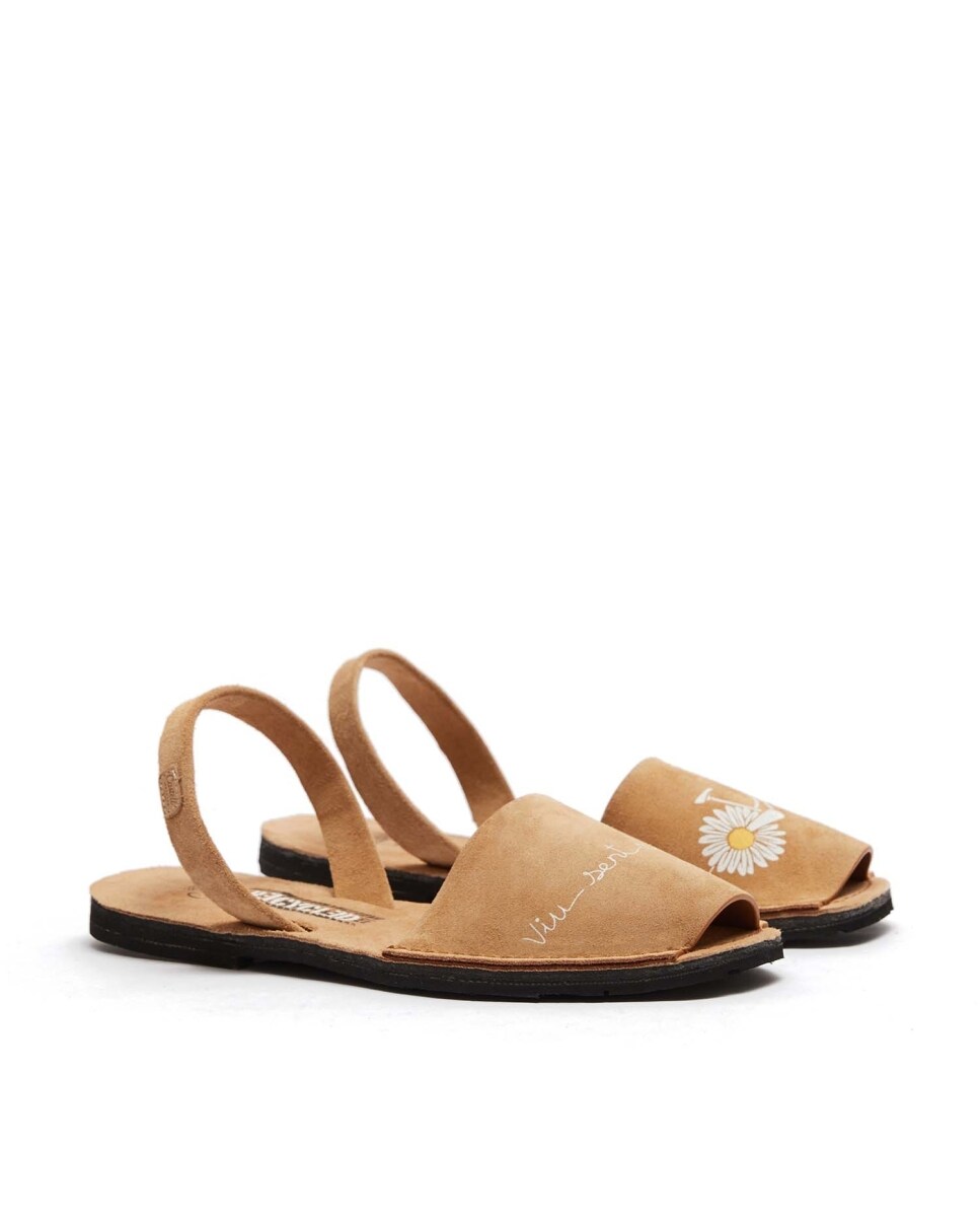 Menorquinas de mujer en serraje con dibujo · CASTELL MENORCA · El